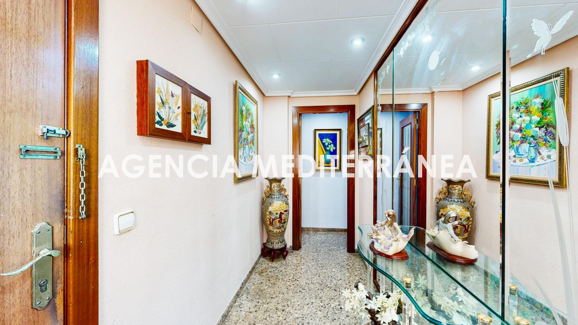 Piso en venta en Torrent, con tres habitaciones y dos baños. - foto 4