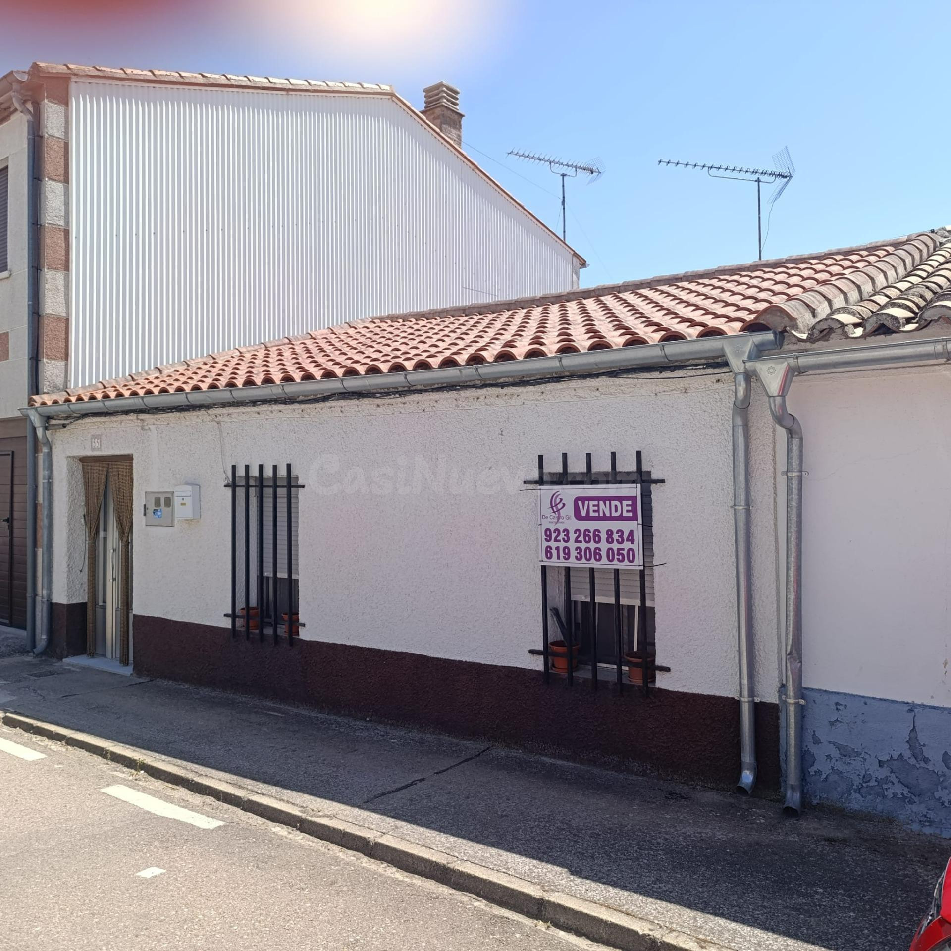CASA PARA ENTRAR A VIVIR EN LA LOCALIDAD DE EL CAMPO DE PEÑARANDA - foto 2