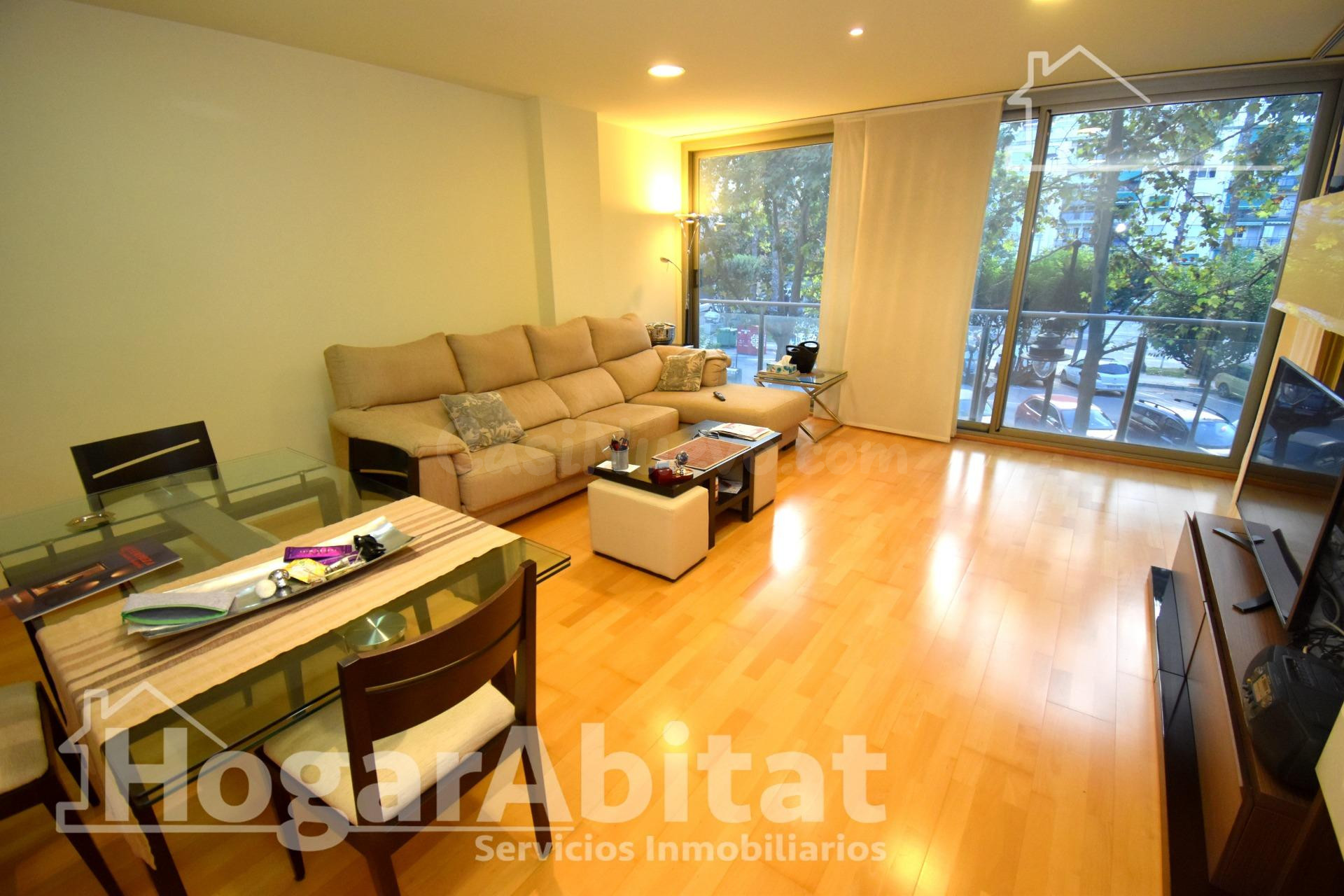 SEMINUEVO CON TERRAZA, GARAJE Y TRASTERO - foto 3