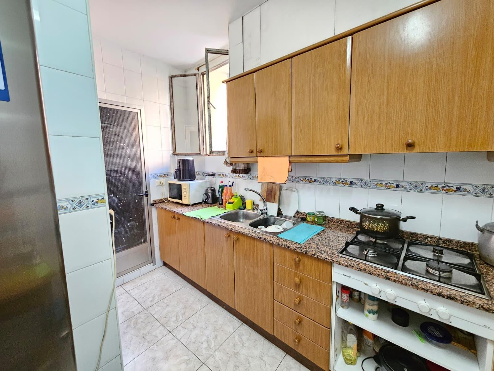 PLANTA BAJA, CENTRICO EN CASTELLON DE LA PLANA - foto 3