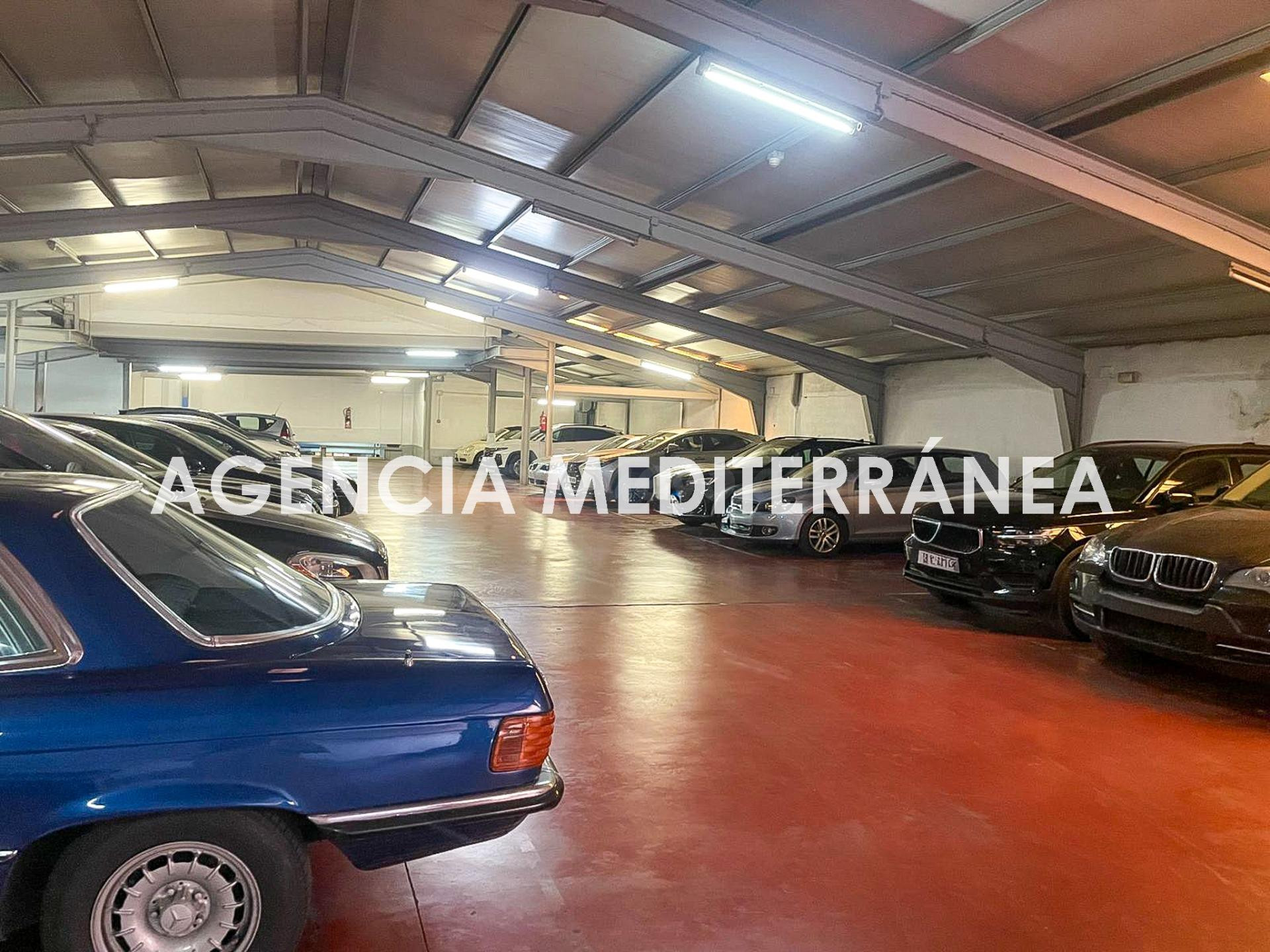 Plaza doble de garaje en parking privado en Gran Vía - foto 4