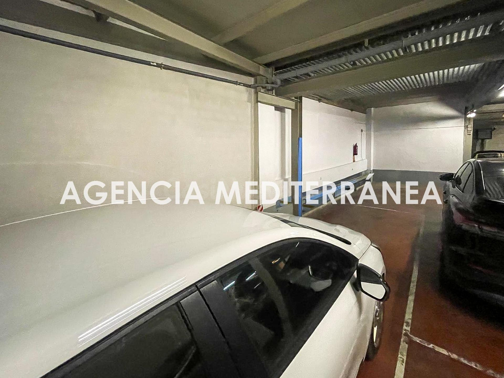Plaza doble de garaje en parking privado en Gran Vía - foto 5