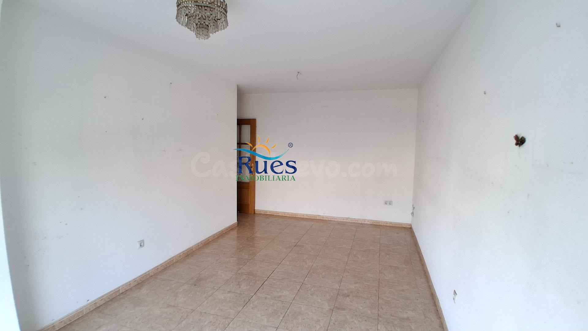 Piso en Oropesa del Mar a 1 kilómetro de la playa - foto 2