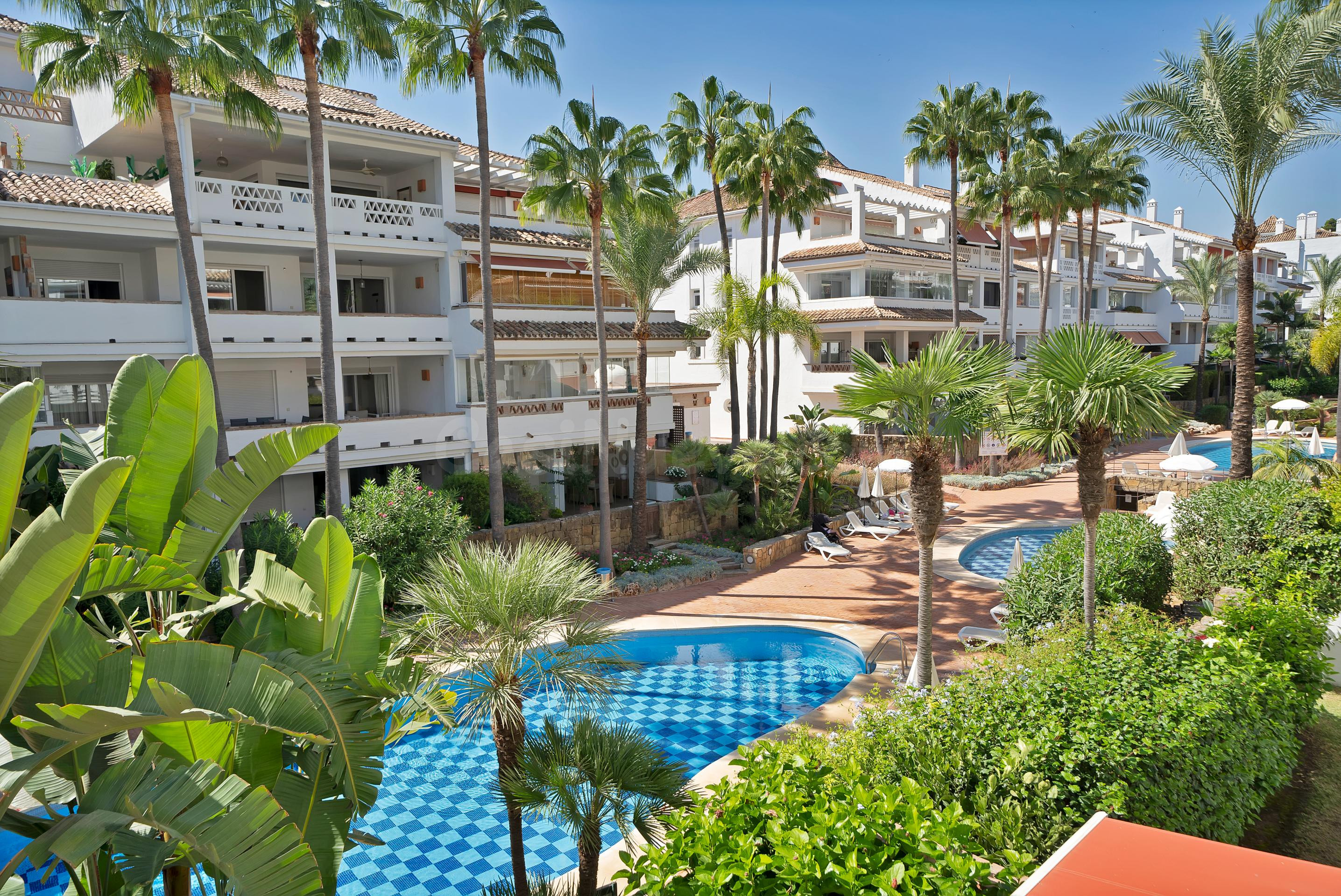 Exclusive Beachfront Apartment in Las Cañas Beach, Marbella - foto 2