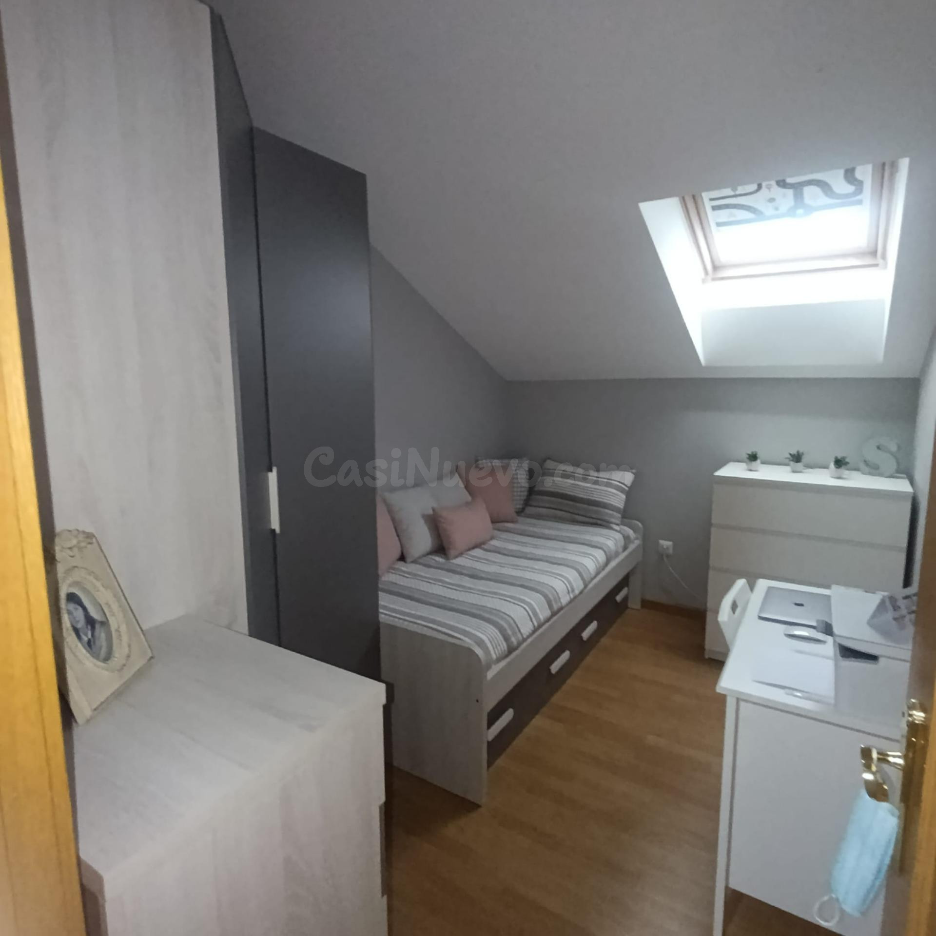 PRECIOSO ATICO CON TERRAZA CON DOS PLAZAS DE GARAJE Y TRASTERO - foto 4