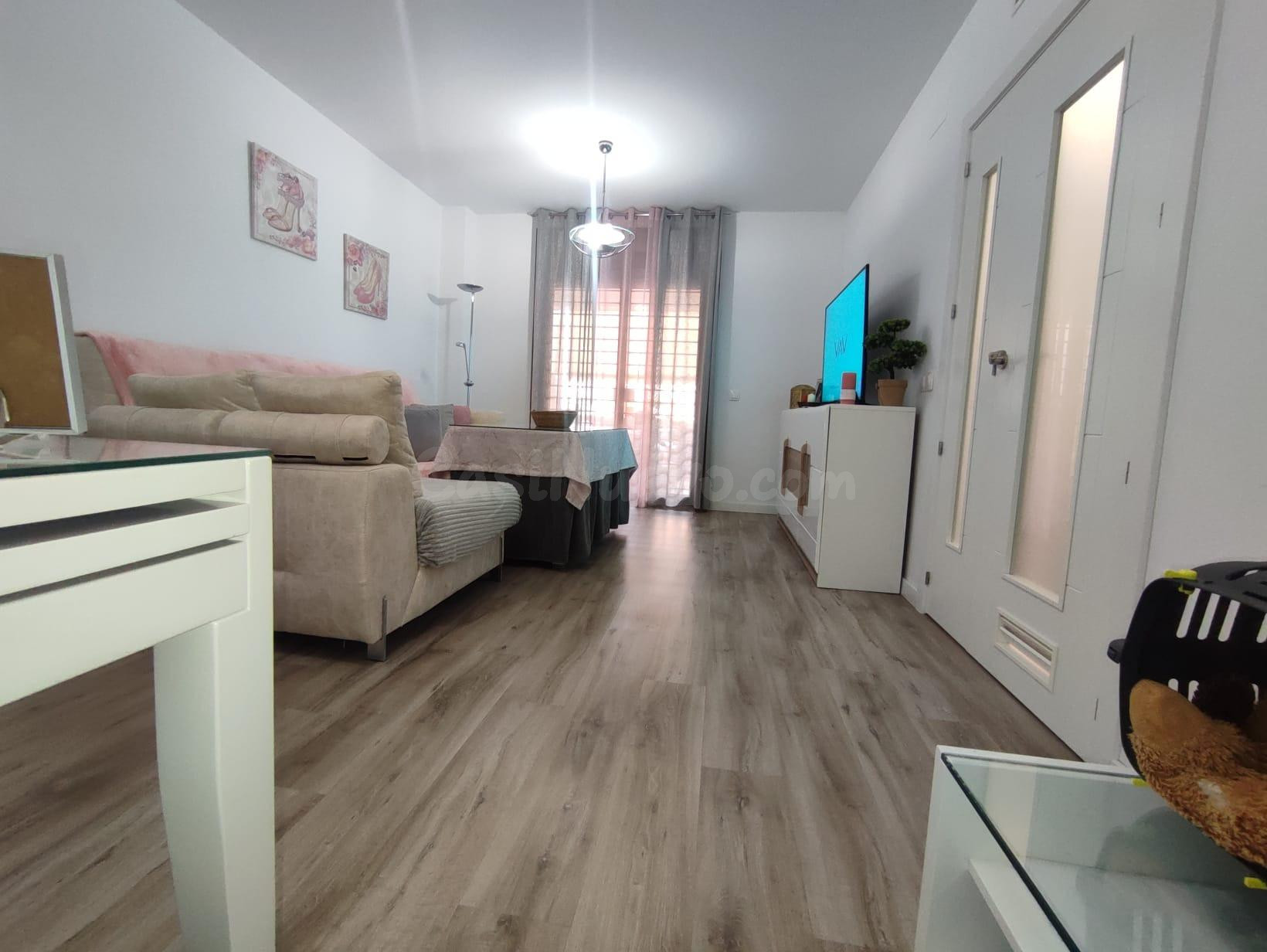 ESTUPENDA VIVIENDA EN NUEVO ZOCO, CON MAGNÍFICO Y GRAN PATIO (PORCHE), PISCINA, COCHERA, TRASTERO!!!!