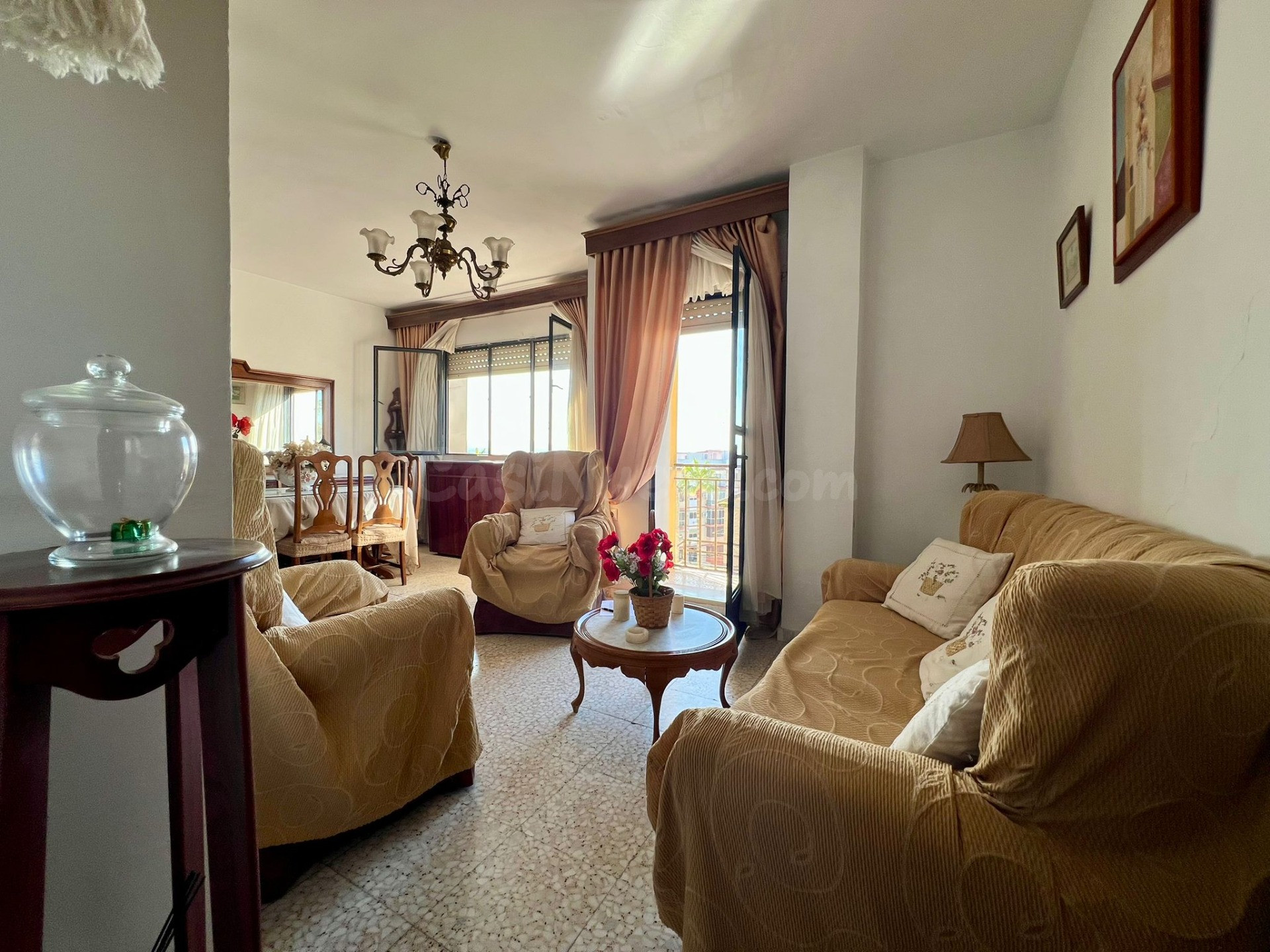 PISO DE 4 HAB. CON DOS TERRAZAS, DOS BAÑOS, TRASTERO Y GARAJ - foto 5