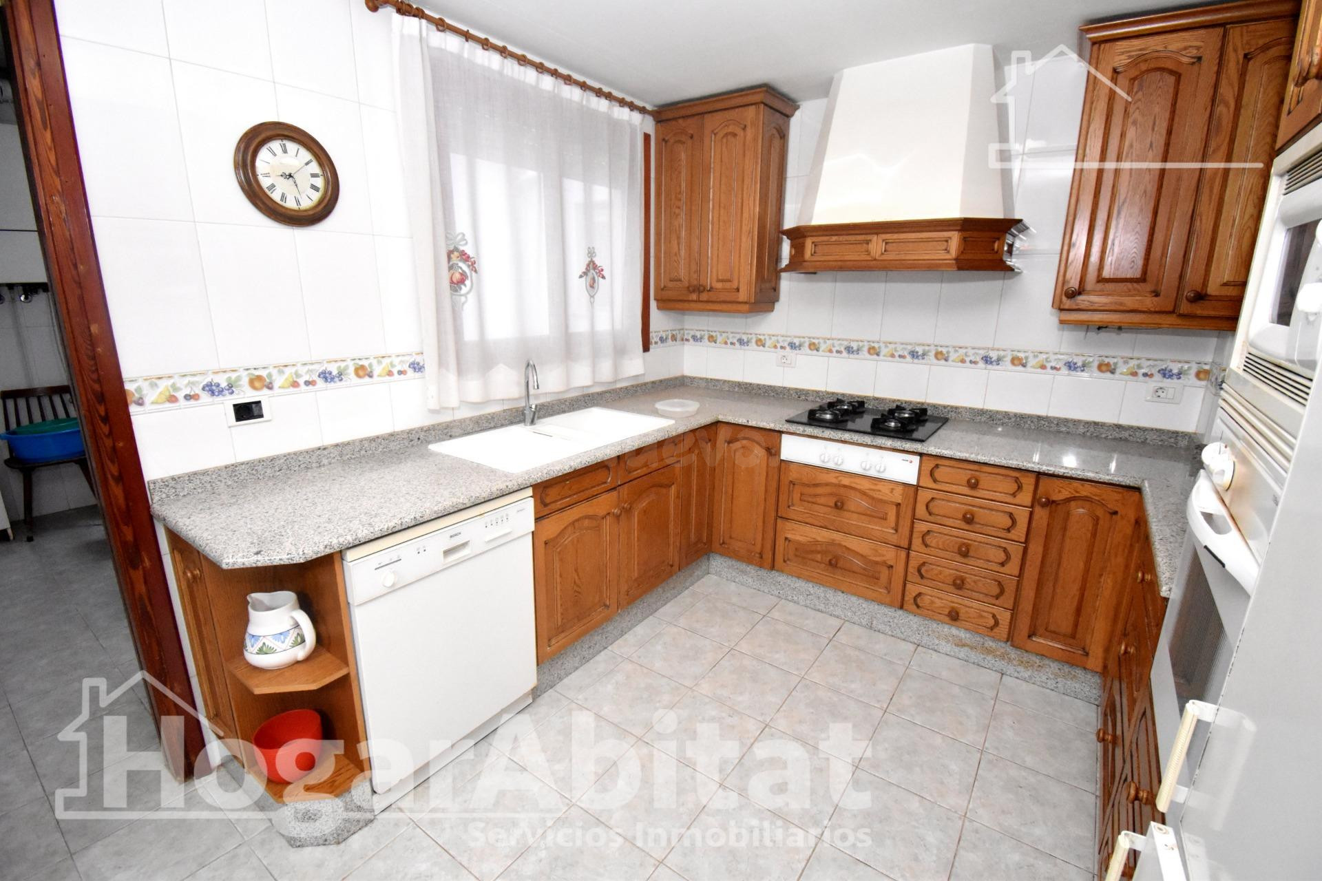 GRAN PISO SEÑORIAL CON BALCÓN Y TERRAZA EN AVENIDA PRINCIPAL - foto 2