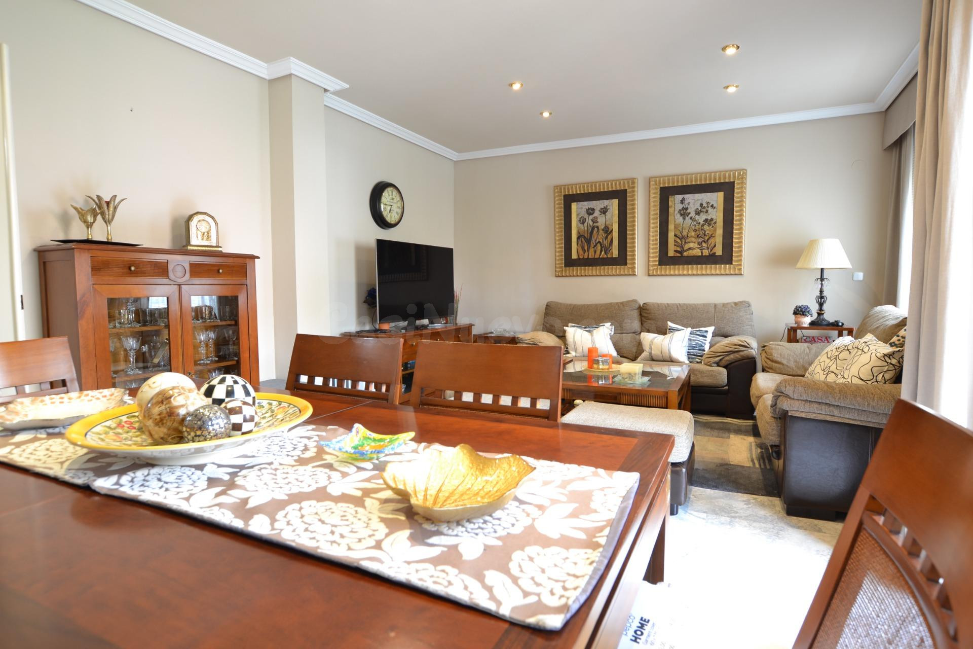Espectacular piso de 5 habitaciones, garaje, terraza... junt - foto 3