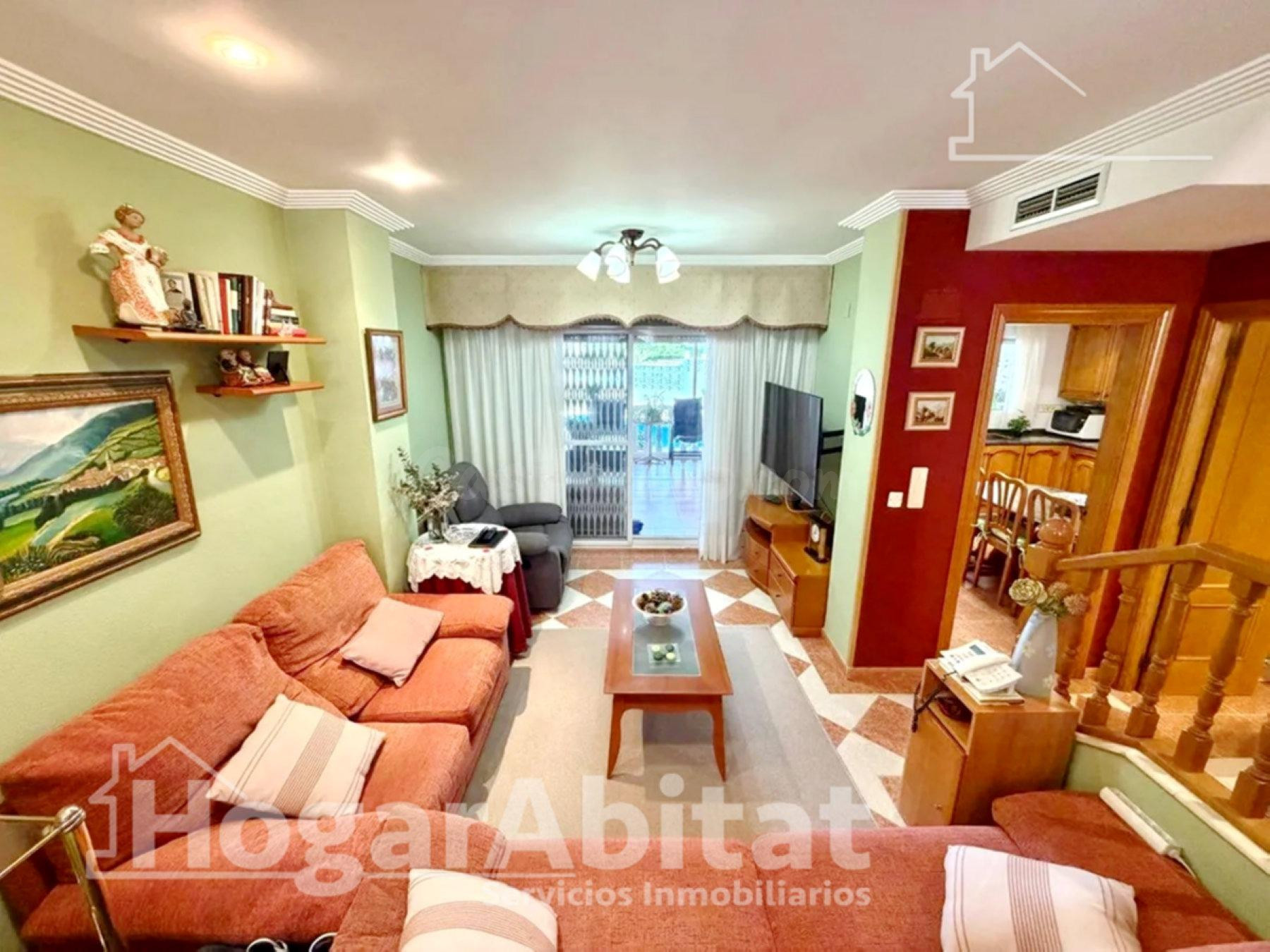 MAGNIFICO ADOSADO CON PISCINA, BARBACOA Y TERRAZA - foto 5