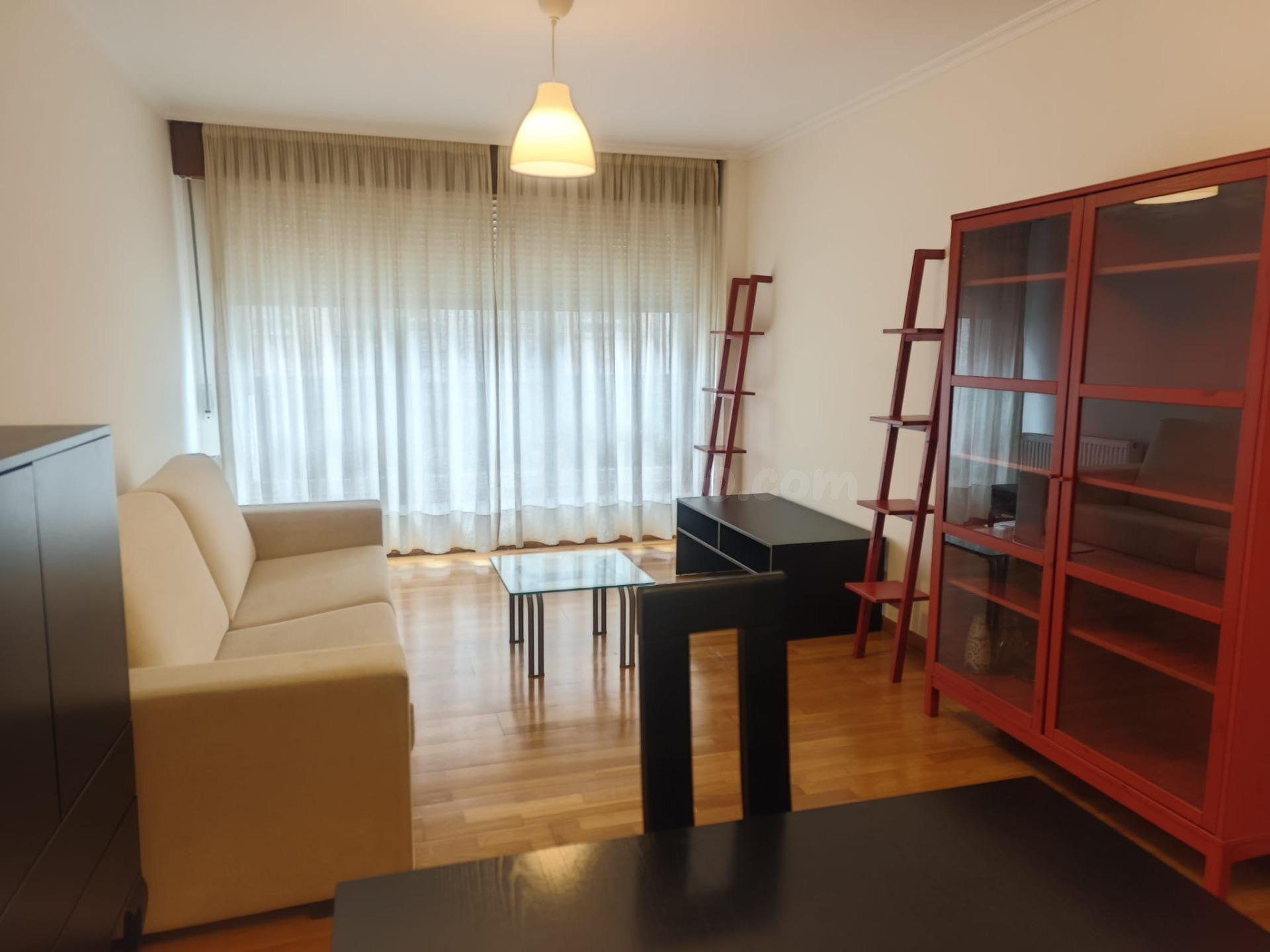 SE ALQUILA PISO DE 2 habitaciones EN O BURGO - foto 2