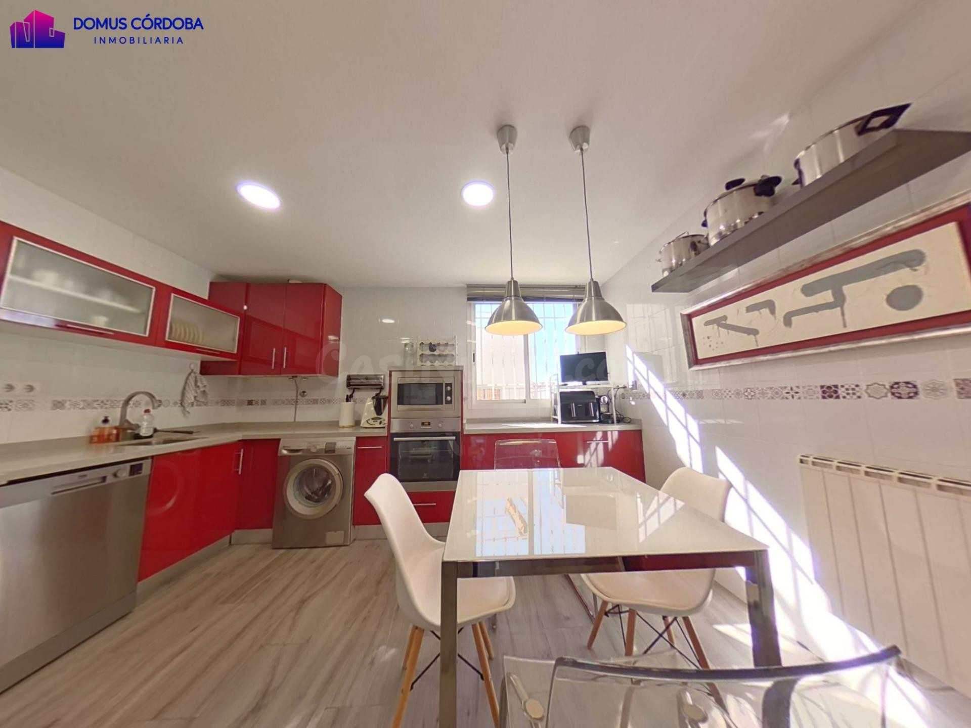ESPECTACULAR CASA JUNTO AL VIAL NORTE – AMPLITUD, CALIDAD Y EXCELENTE UBICACIÓN
