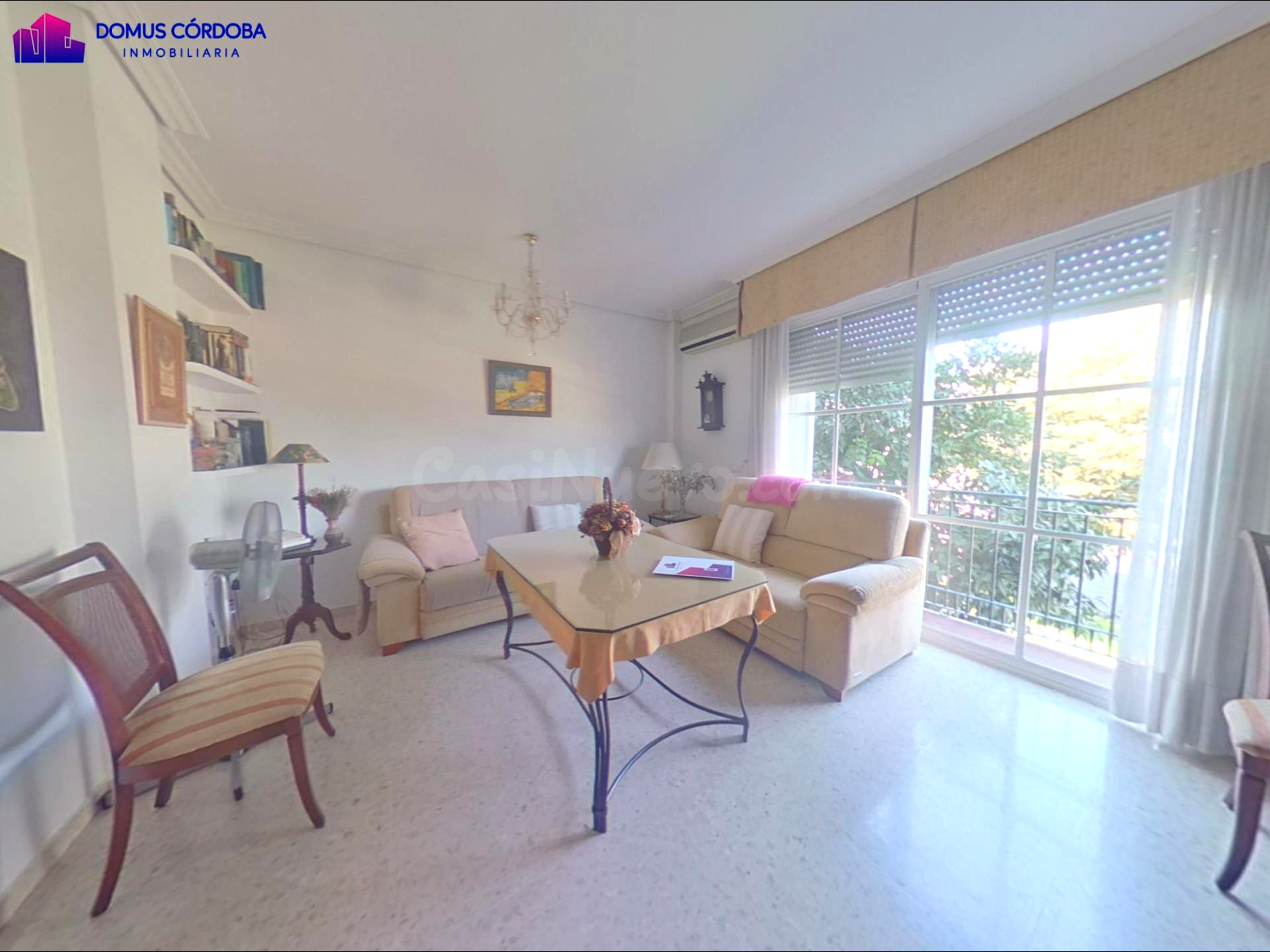 Exclusiva casa bifamiliar junto al Vial: amplitud, diseño y versatilidad