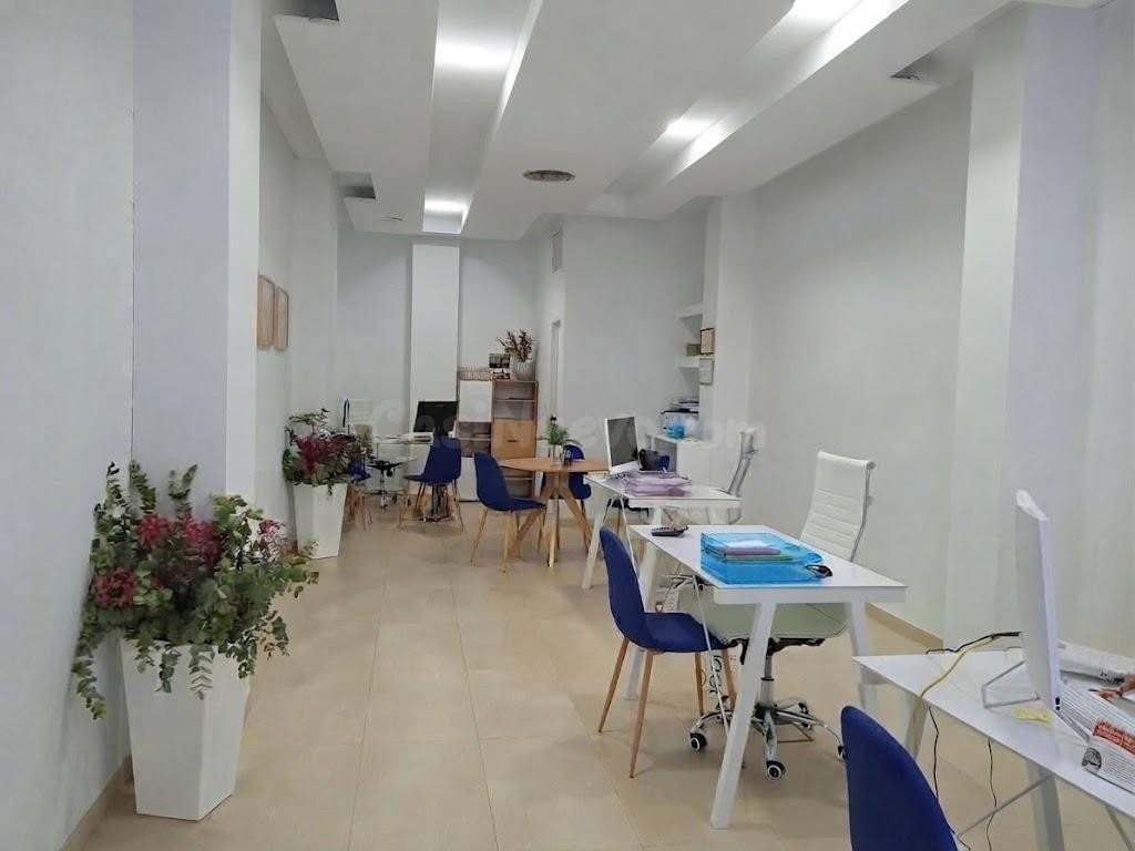 LOCAL COMERCIAL REFORMADO EN AVENIDA DE LA VIÑUELA