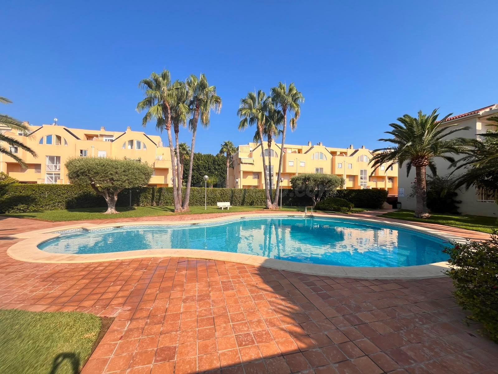 Atico de 3 habitaciones a 300 mts del mar en Km 1 de Dénia - foto 2