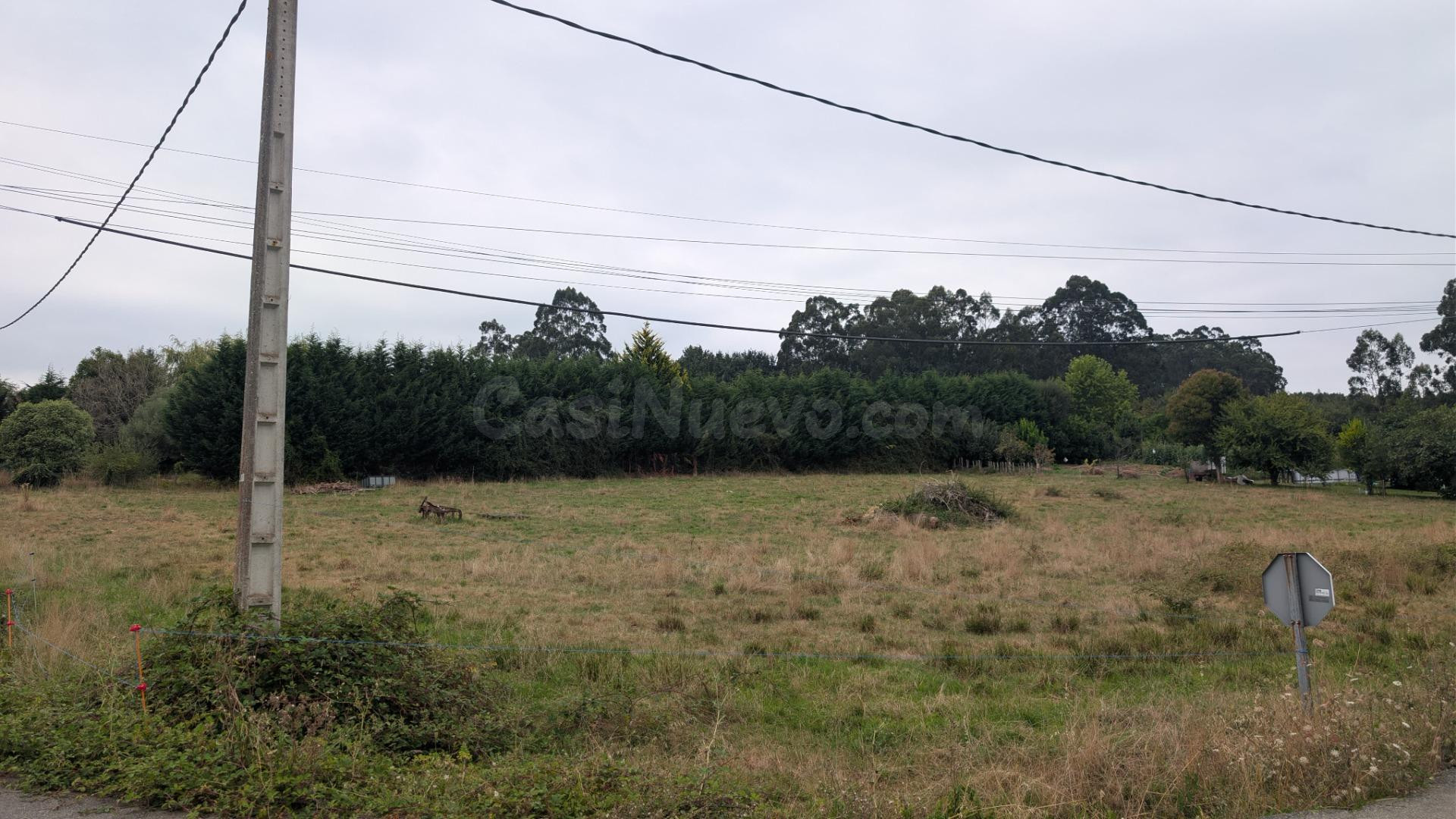 Parcela edificable de 2.189 m2 en Cancelada, Abegondo