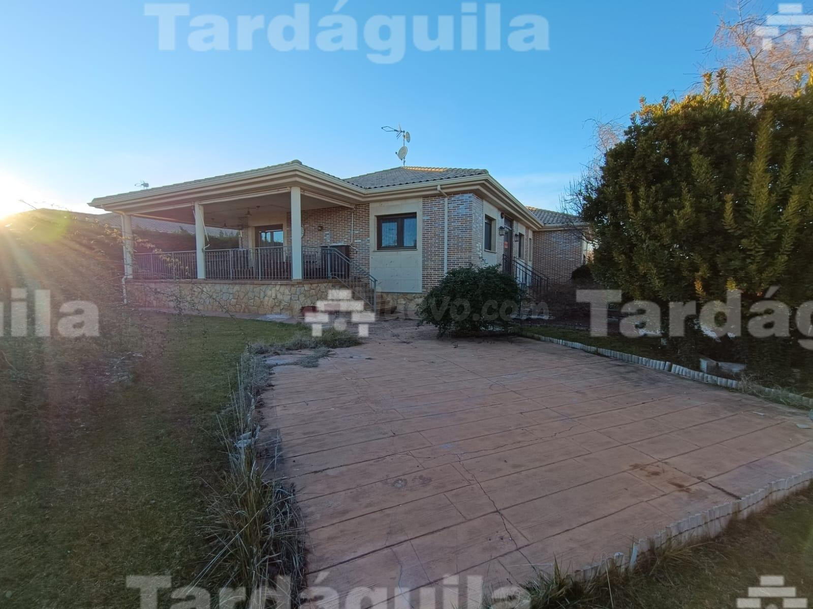 CHALET UNIFAMILIAR CON 900 METROS DE PARCELA EN SAN CRISTOBAL DE LA CUESTA