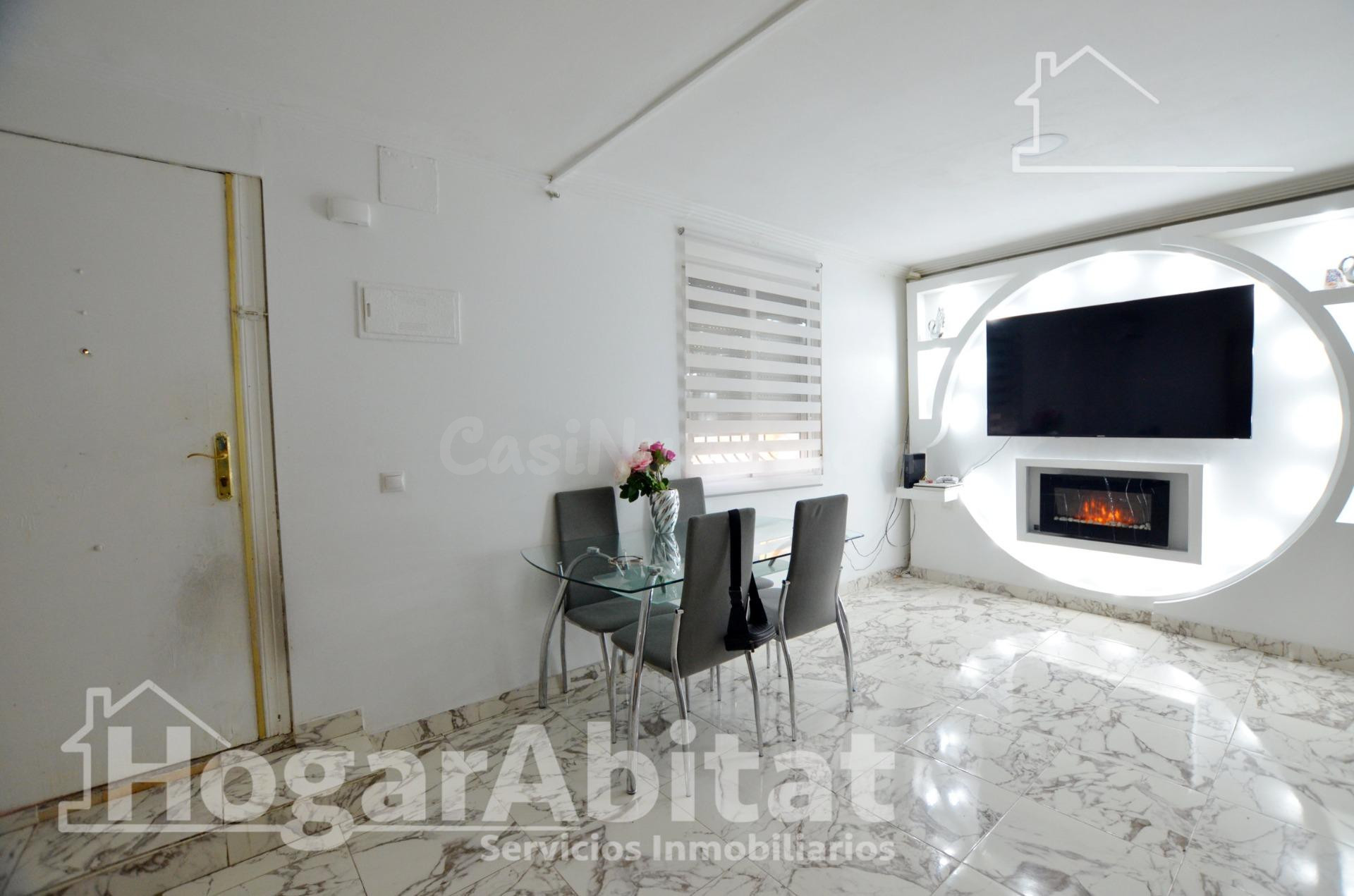¡OPORTUNIDADA! CASA CON DOS VIVIENDAS Y TERRAZA