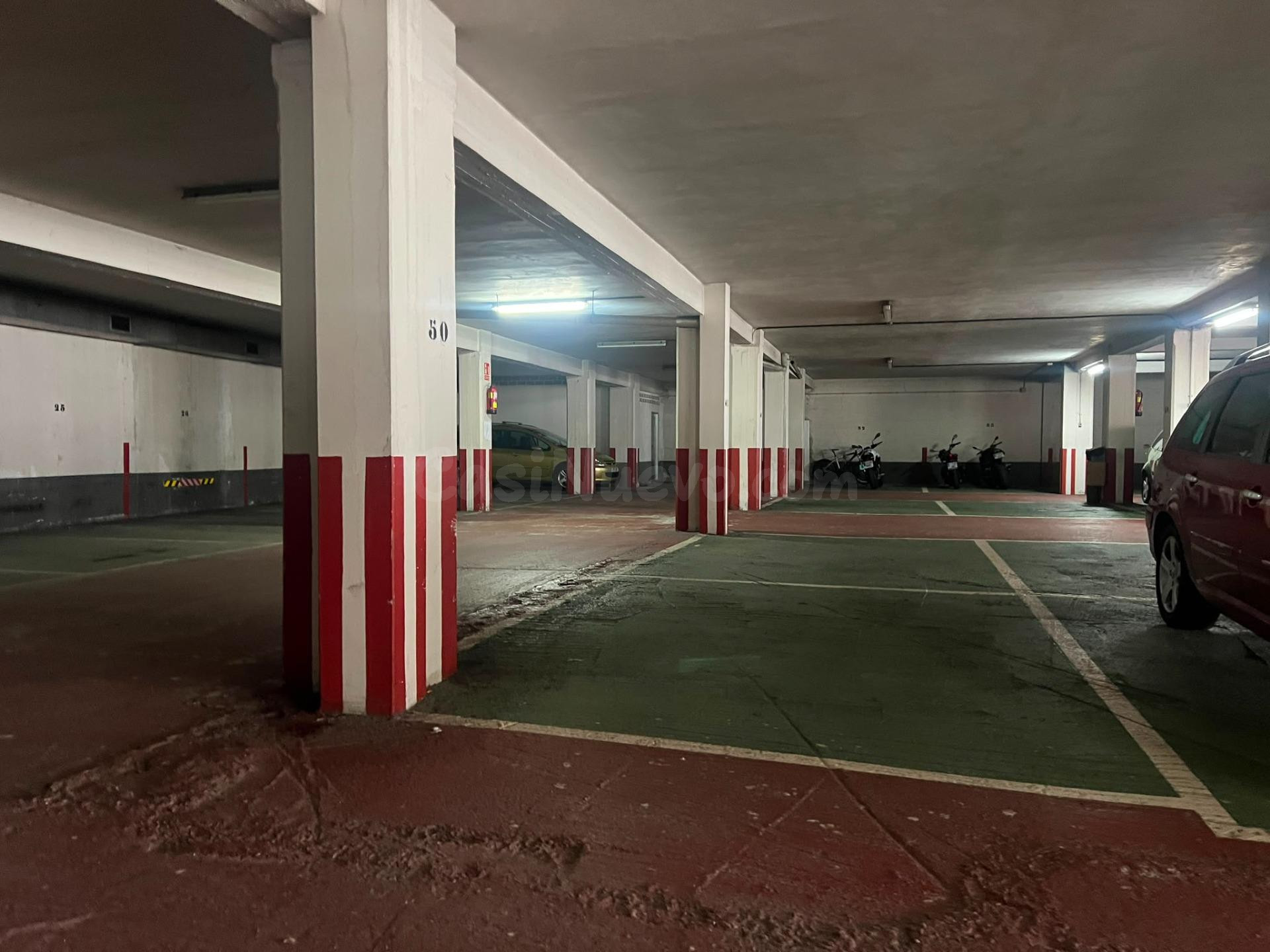 Plaza de garaje en la calle Constitución.