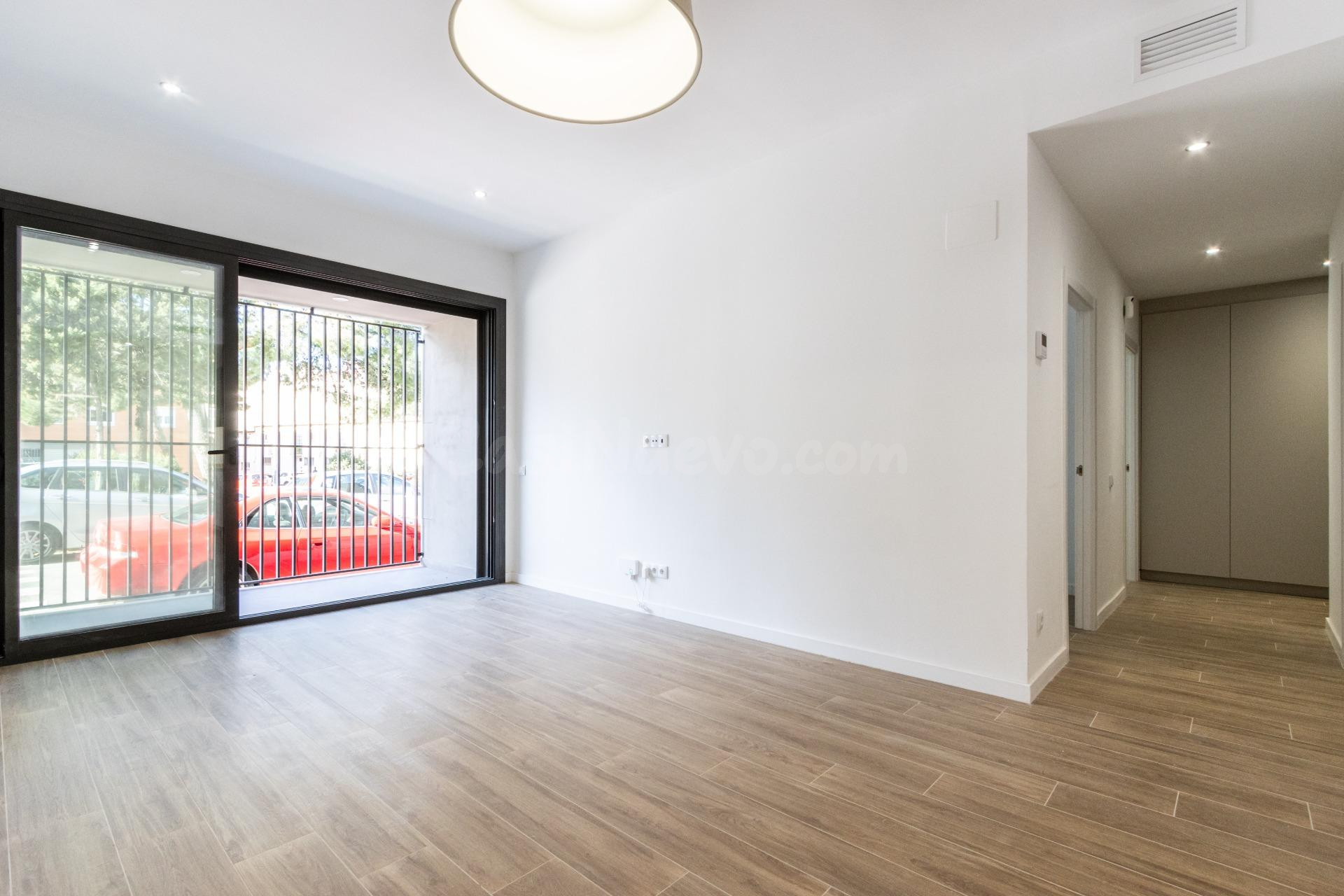 PLANTA BAJA EXTERIOR EN LA CREU ALTA DE SABADELL - foto 2