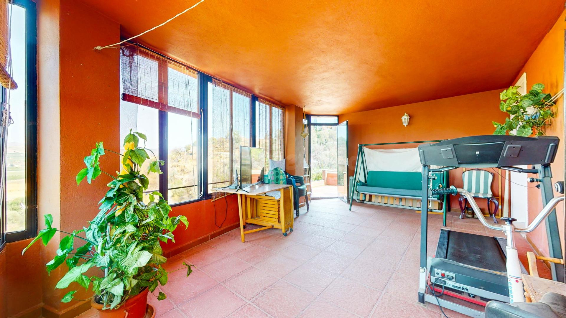 ESPACIOSA CASA CON GRAN TERRENO Y PRECIOSAS VISTAS EN CAMPAN - foto 4