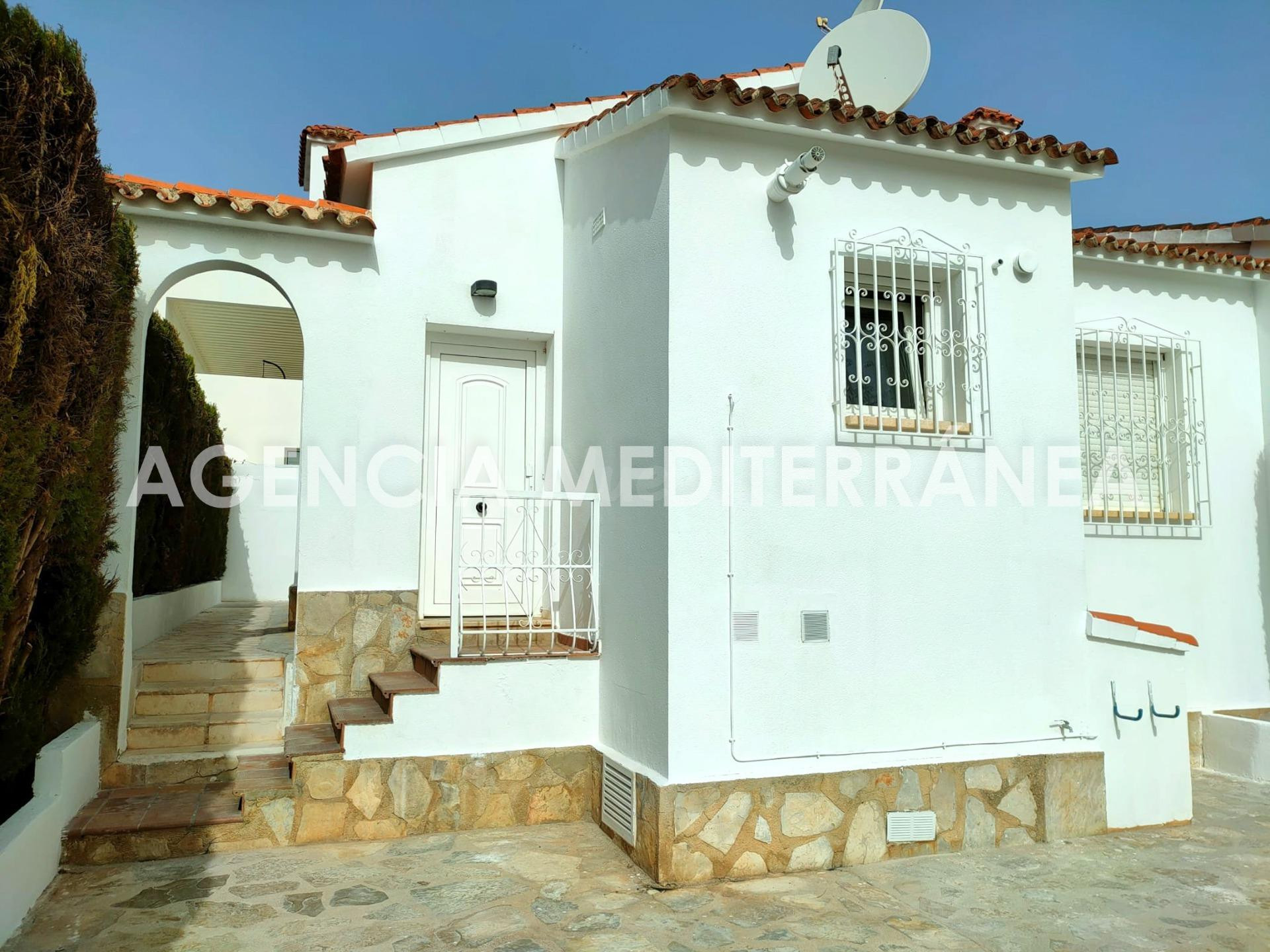 Acogedor chalet adosado en venta en  Las Marinas en Denia