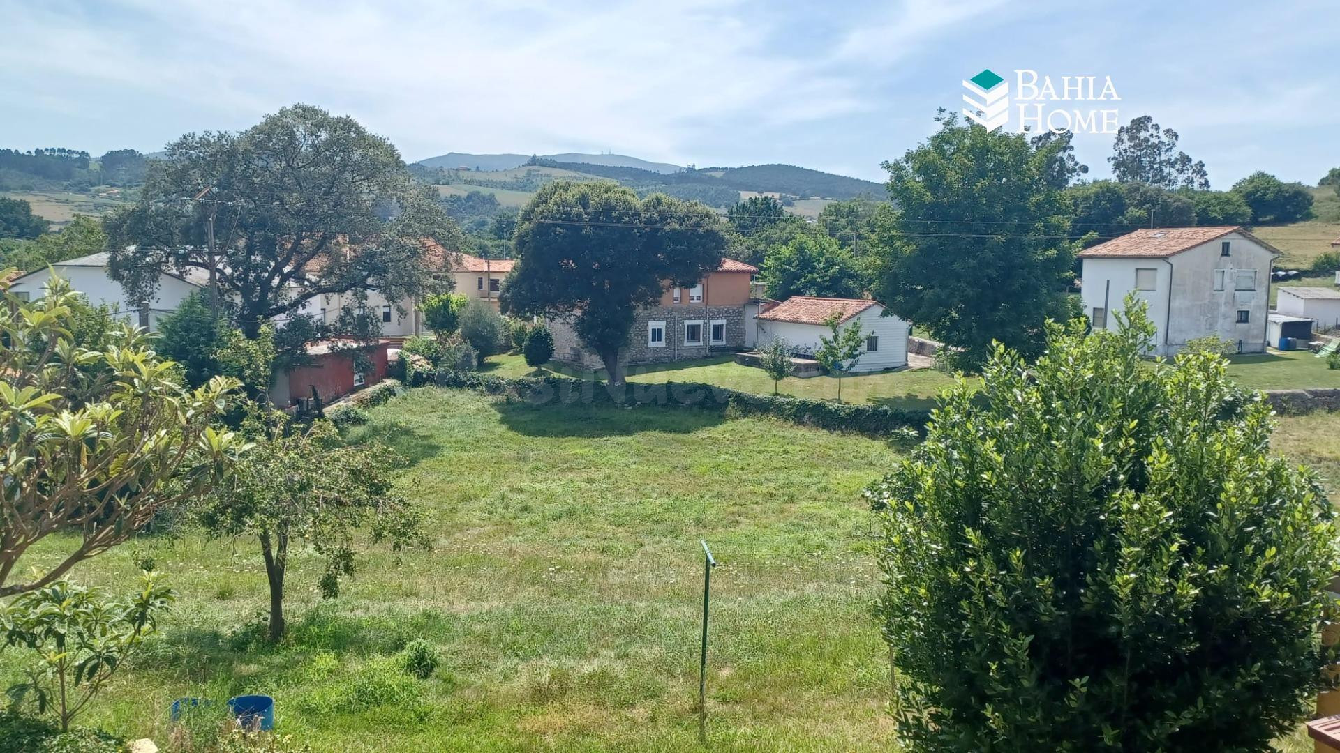 Parcela urbana de 3.259 m2 con múltiples posibilidades en Re - foto 2