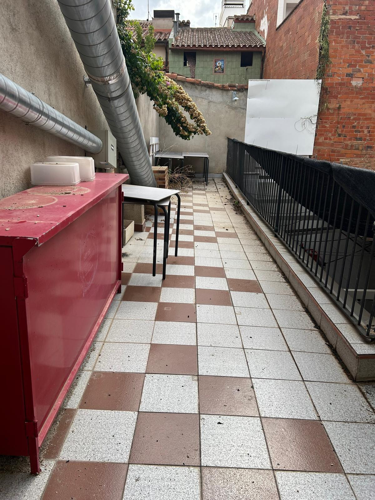 LOCAL EN TERRASSA PARA REFORMAR - foto 3