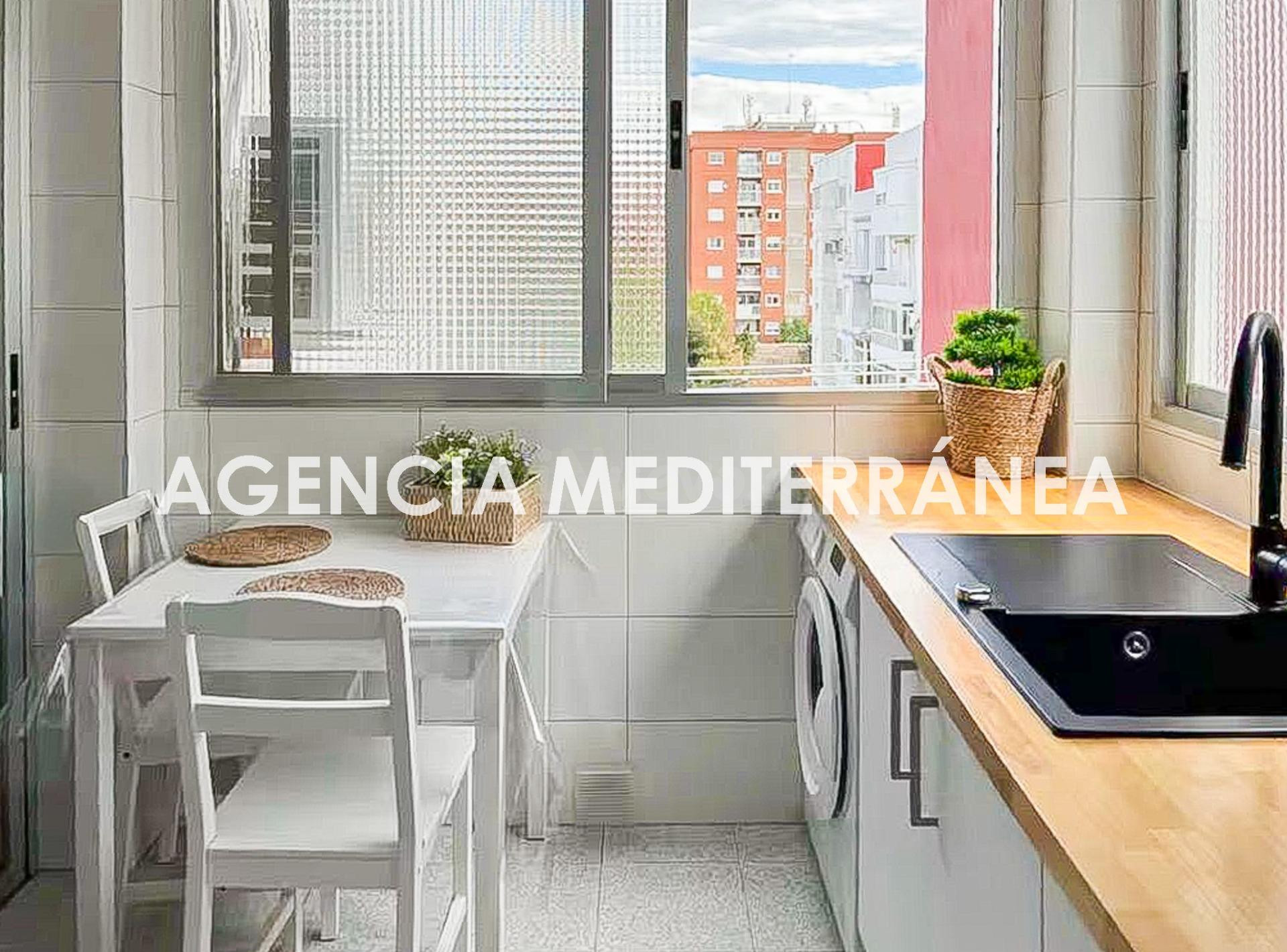 Amplia vivienda a un paso de la Playa de la Malvarrosa - foto 2