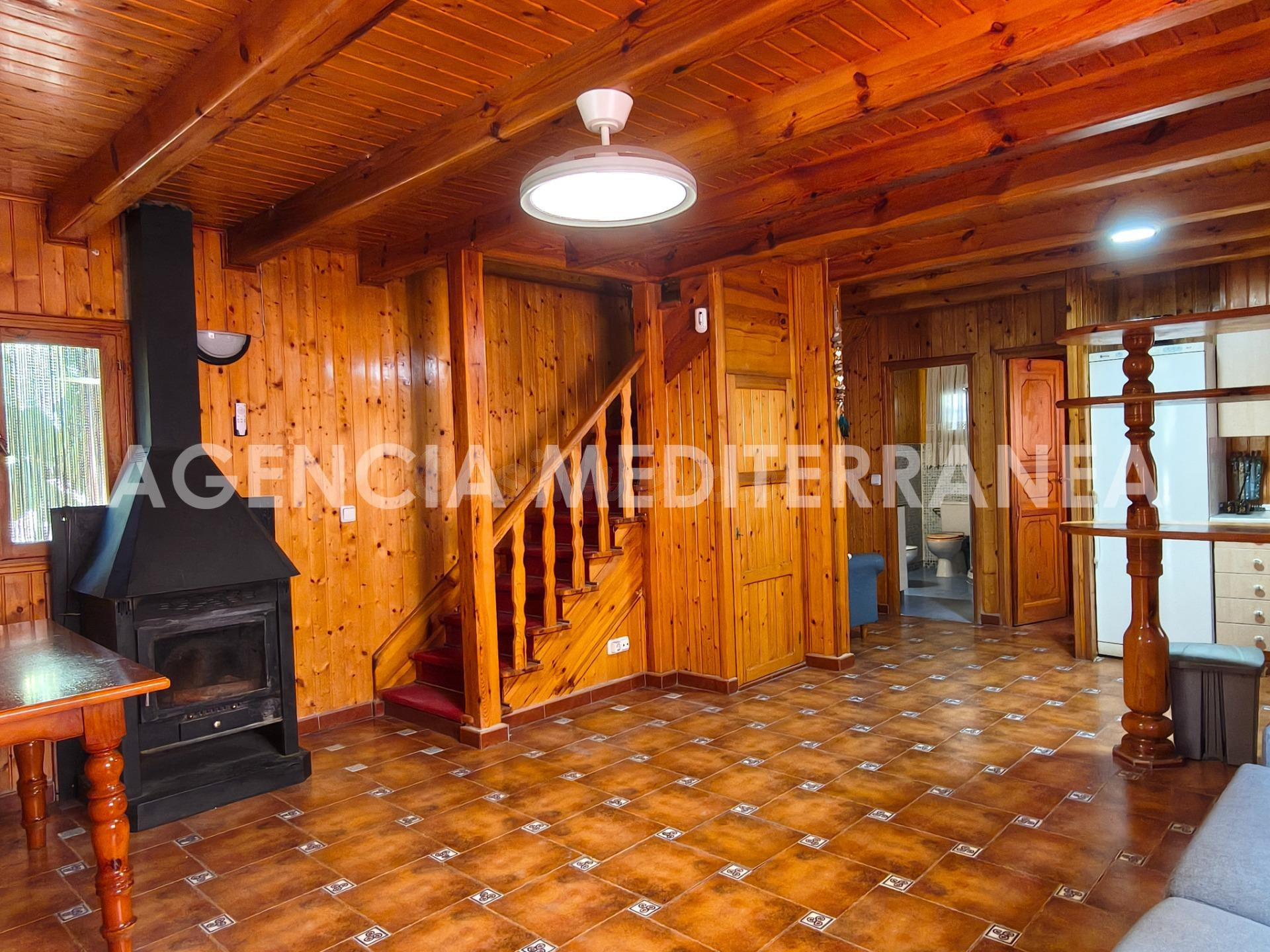 ¡Descubre este encantador y singular chalet, ubicado en la t - foto 4