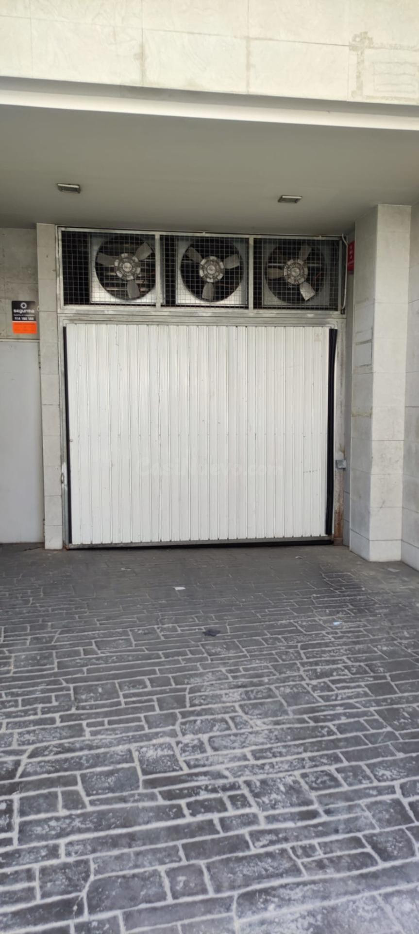 Garaje en gran avenida