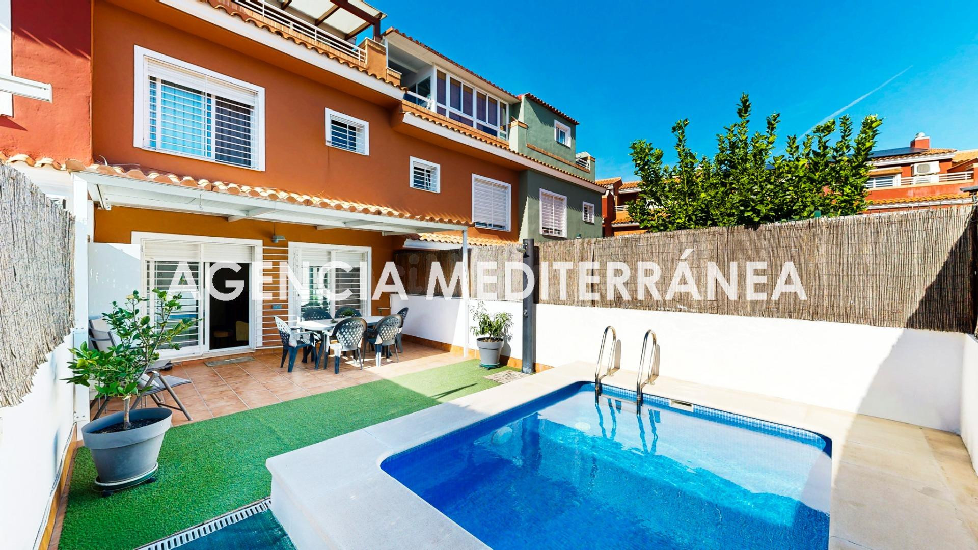 Adosado en venta en San Antonio de Benageber, con piscina in