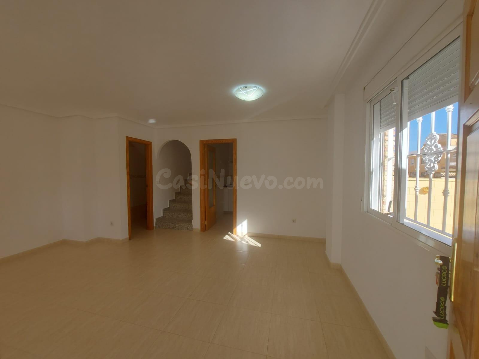 VIVIENDA CON SOLARIUM Y JARDÍN - foto 3