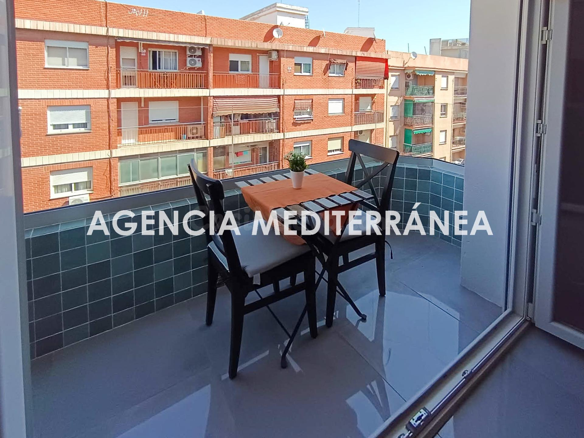 ¡Espectacular 6º piso reformado de 142 m2 con ascensor y bal