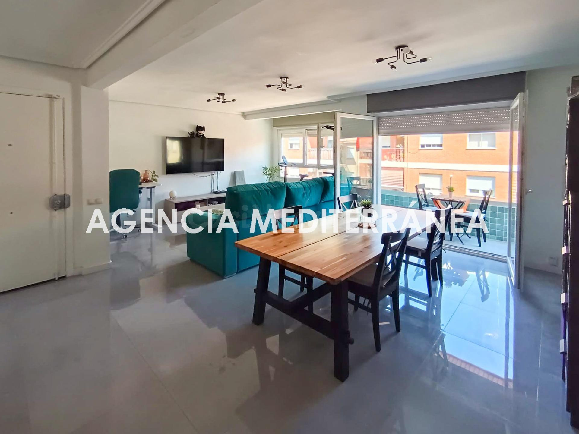 ¡Espectacular 6º piso reformado de 142 m2 con ascensor y bal - foto 2