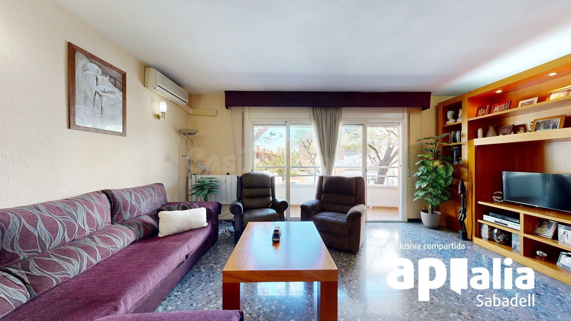 CASA CON ASCENSOR EN CAN LLOBET