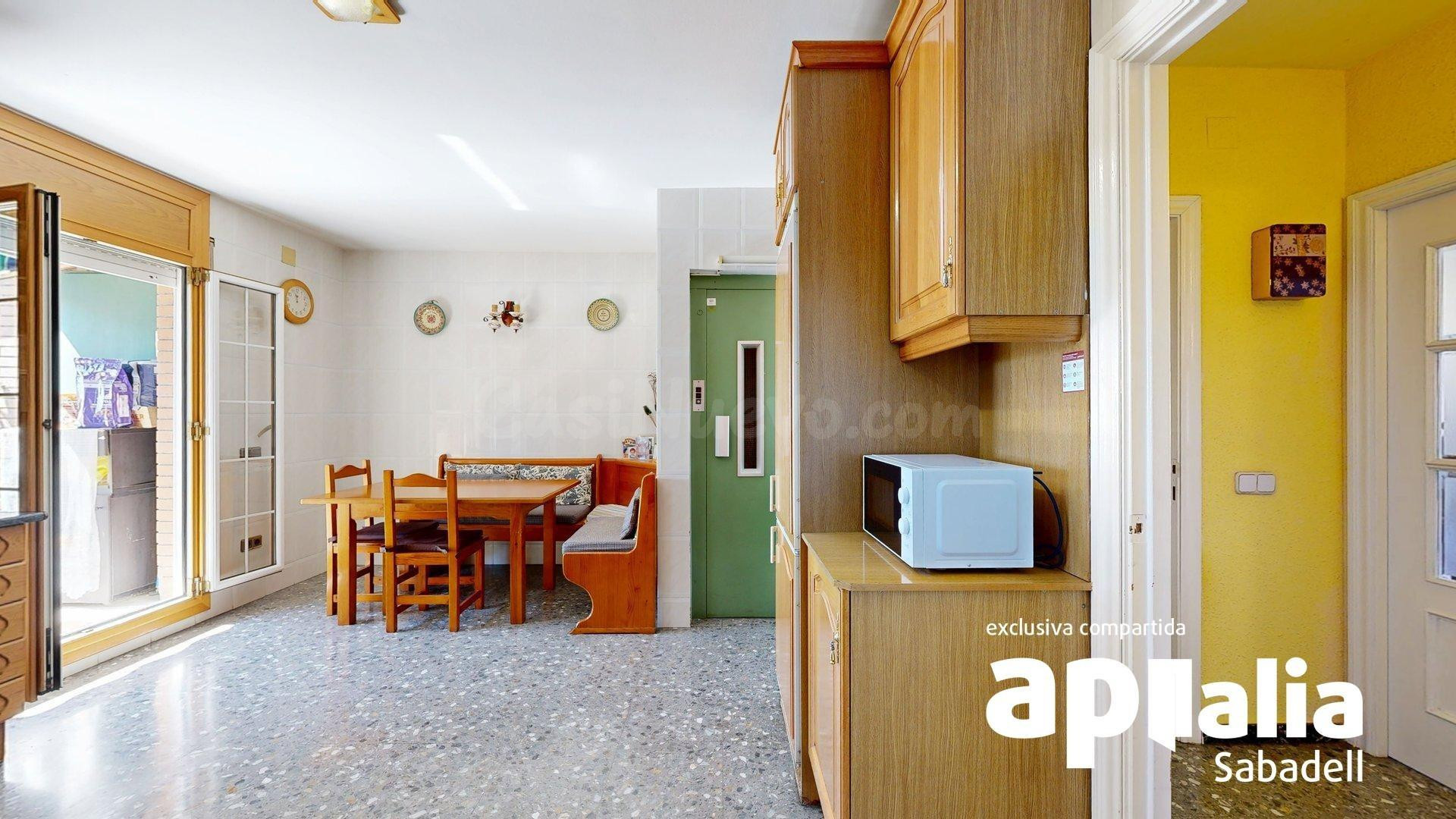 CASA CON ASCENSOR EN CAN LLOBET - foto 2