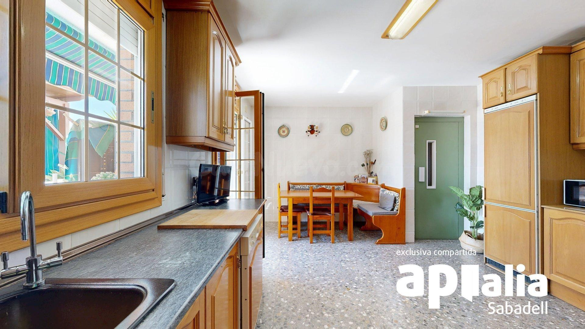 CASA CON ASCENSOR EN CAN LLOBET - foto 4