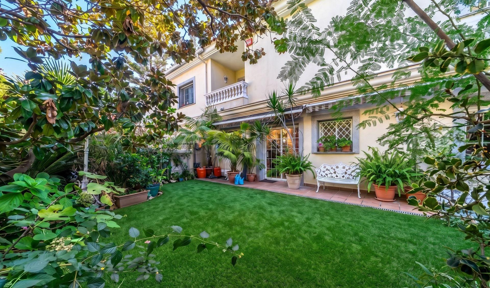 ESPECTACULAR CASA en Premia de Mar: Confort y Estilo a unos 