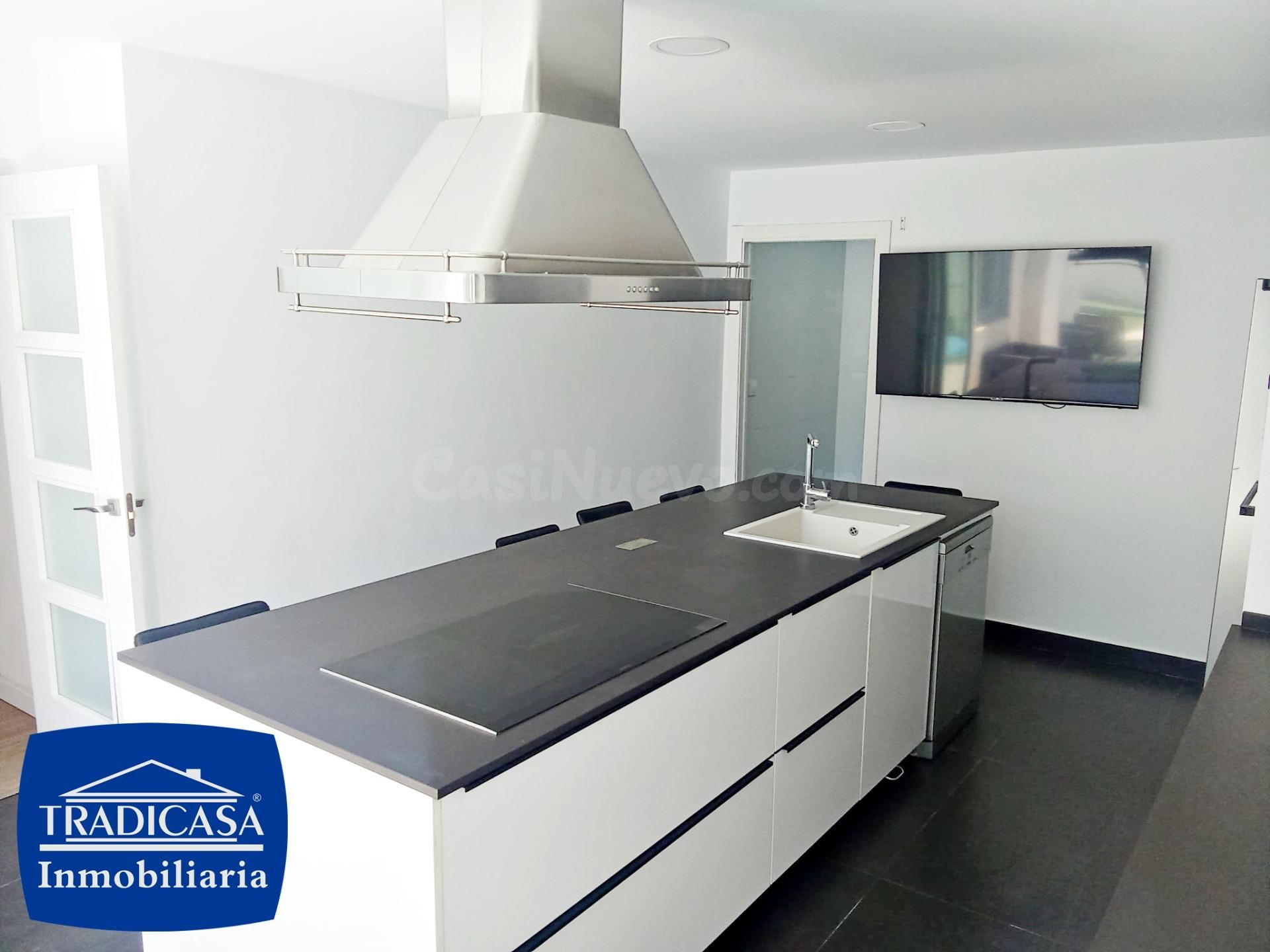 ✨ ¡Tu nuevo hogar te espera en Ronda Este de Jerez! Pareado con piscina y listo para entrar a vivir - foto 4
