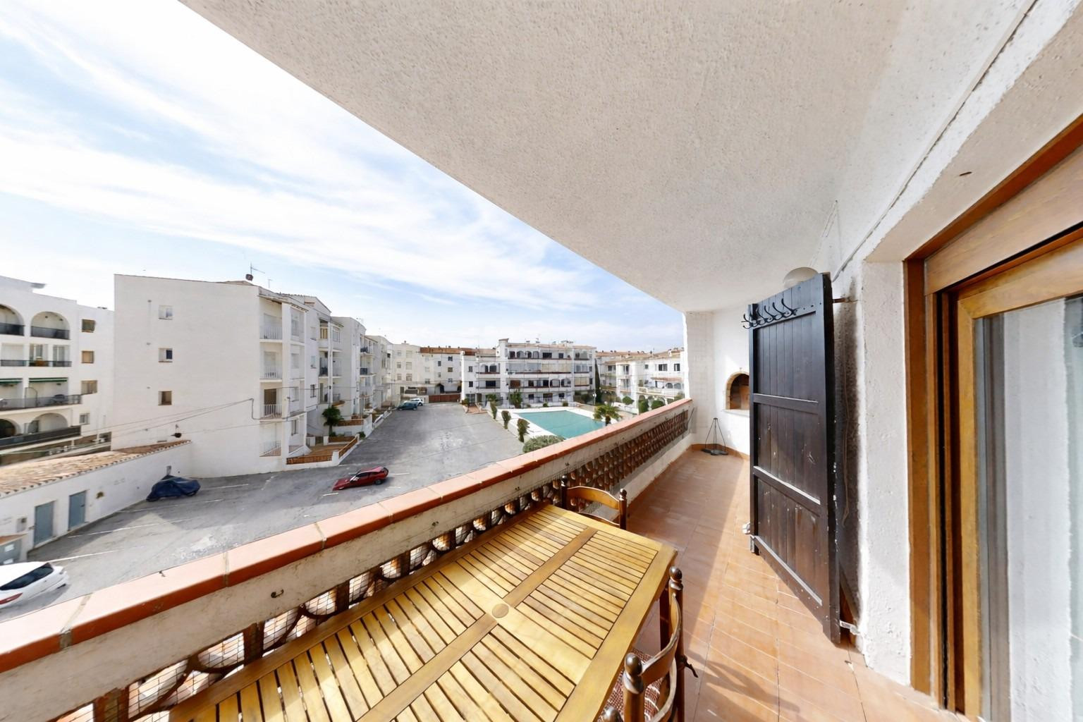 PISO EN EMPURIABRAVA – Las Chavolas - A 750m DE LA PLAYA
