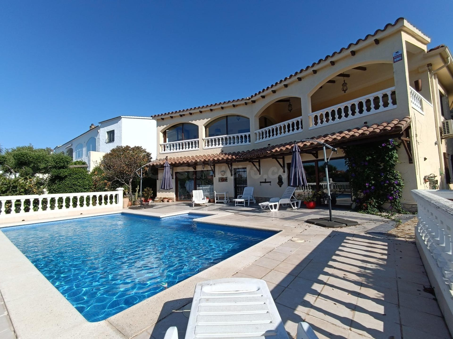 Exclusiva Villa con Vistas al Mar en Mas Fumats – Roses