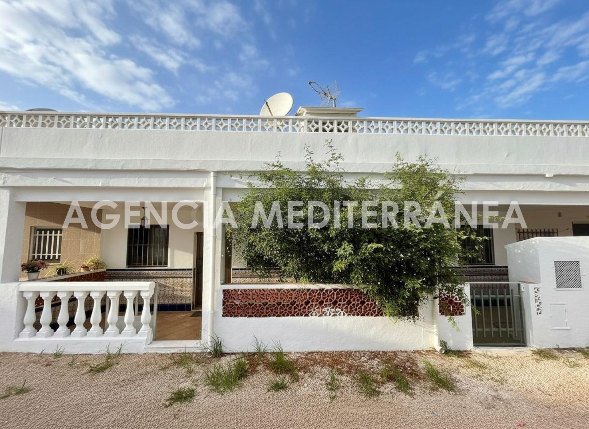 Casa / Chalet adosado ubicado en 1ª linea de la playa Devese - foto 3