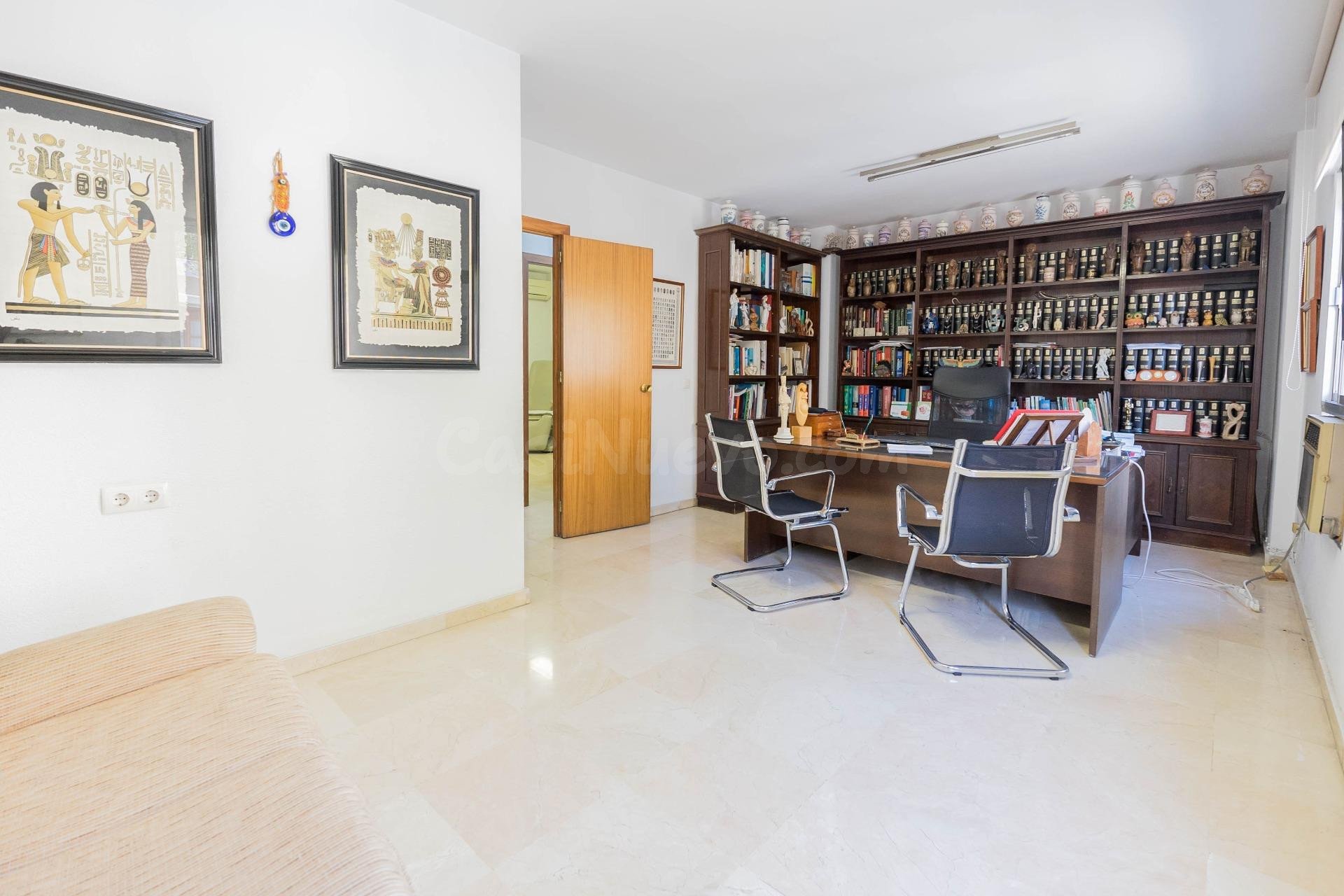 PISO/CONSULTA, en el Corazón de Fuengirola: ¡Oportunidad de  - foto 4