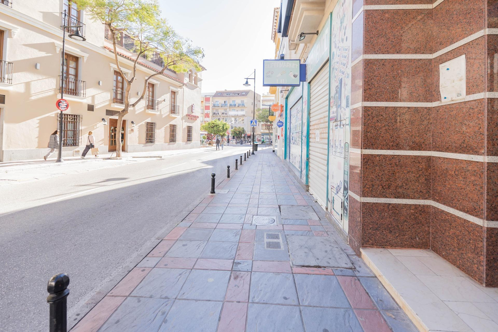 PISO/CONSULTA, en el Corazón de Fuengirola: ¡Oportunidad de  - foto 5