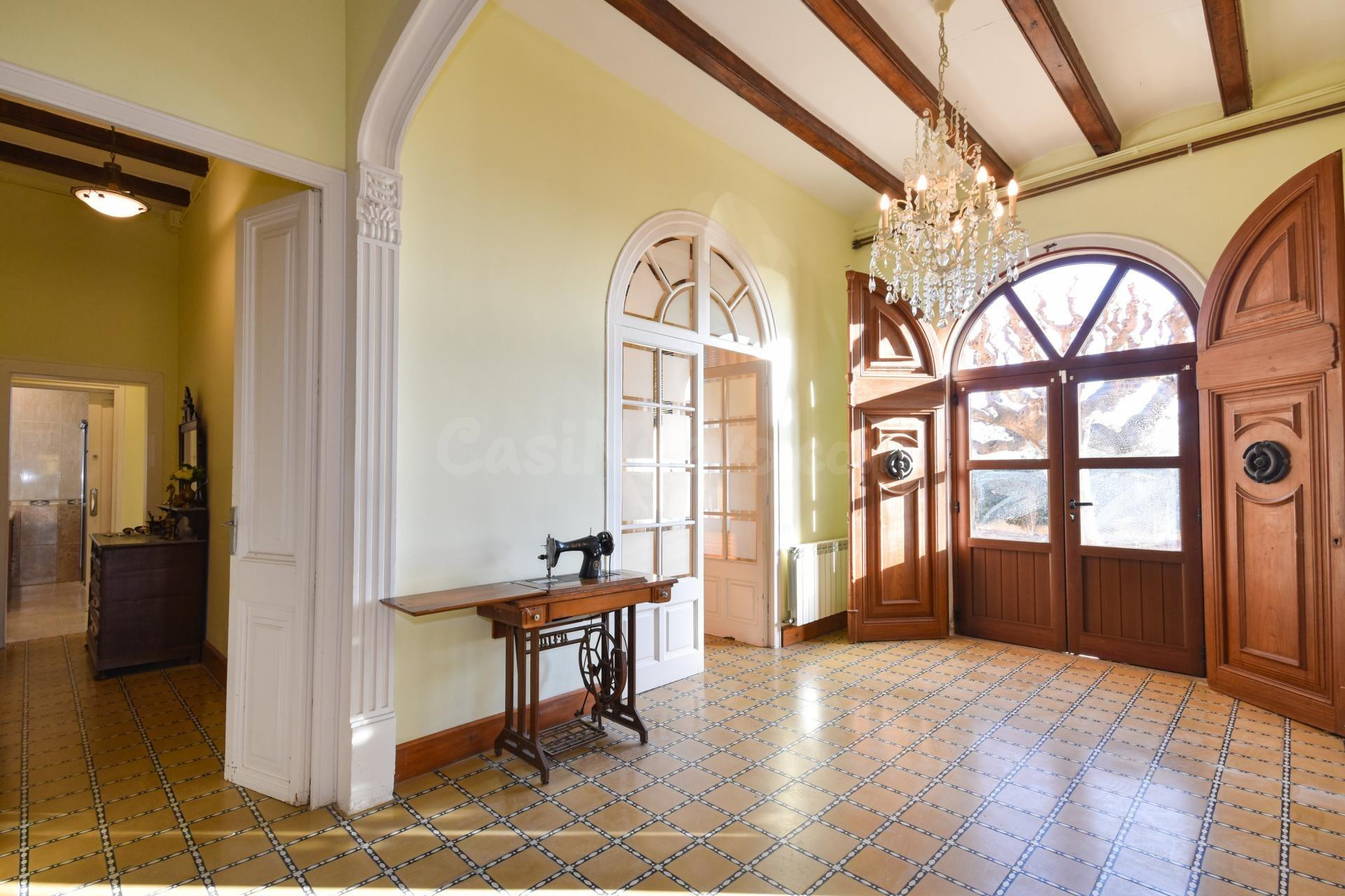 PRECIOSA CASA EN VENTA EN SANT ANDREU DE LLAVANERAS