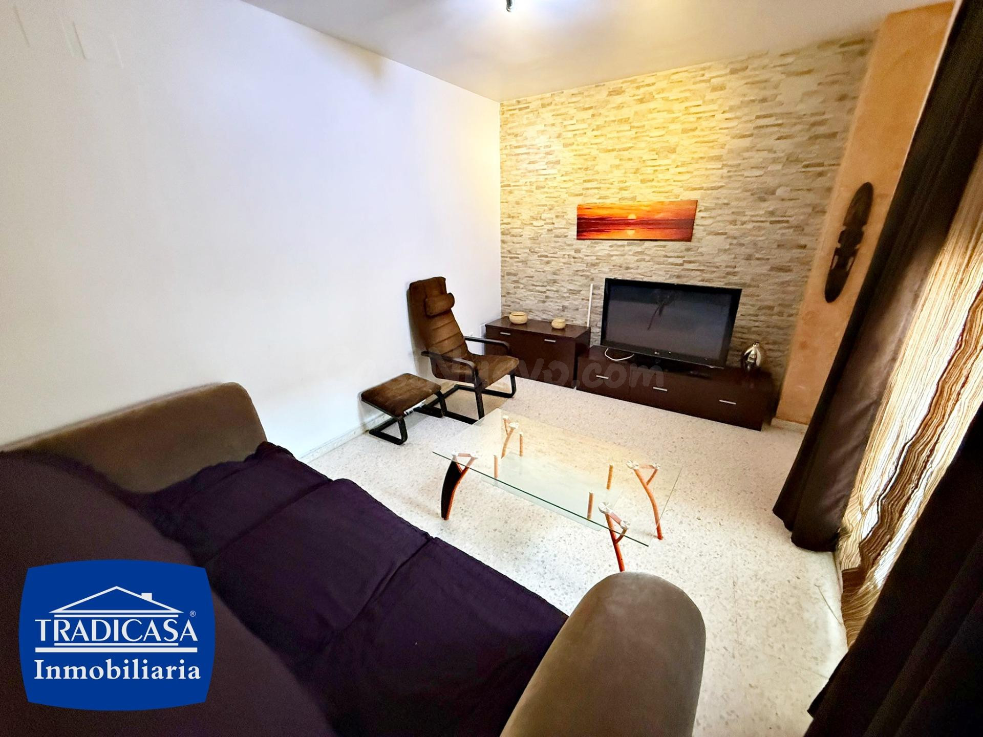 ✨ ¡Piso urbanización cerrada con piscina, zona Ronda Este de Jerez! ✨ - foto 5
