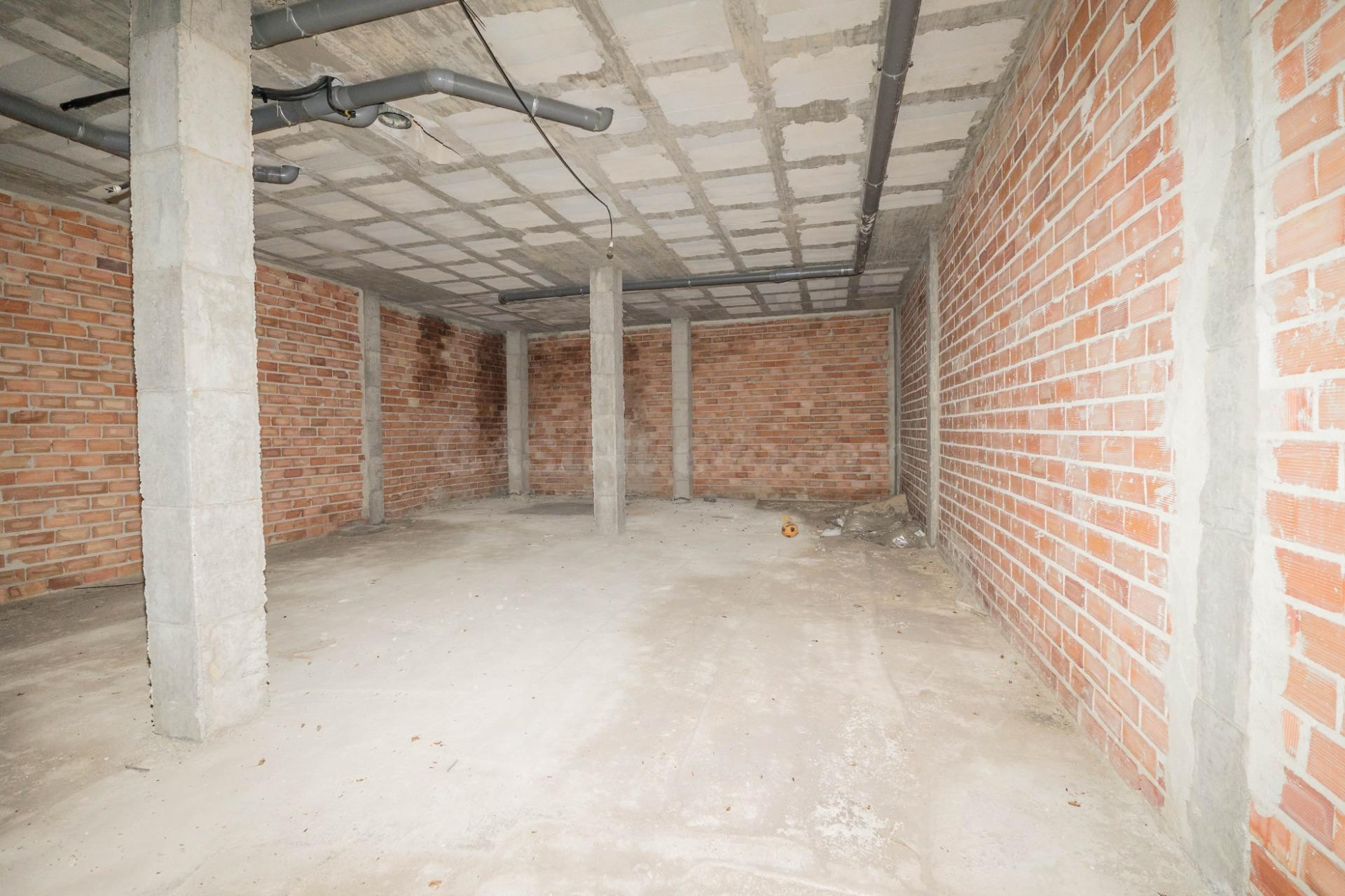 Amplio Local Comercial en el Corazón de Fuengirola - foto 3
