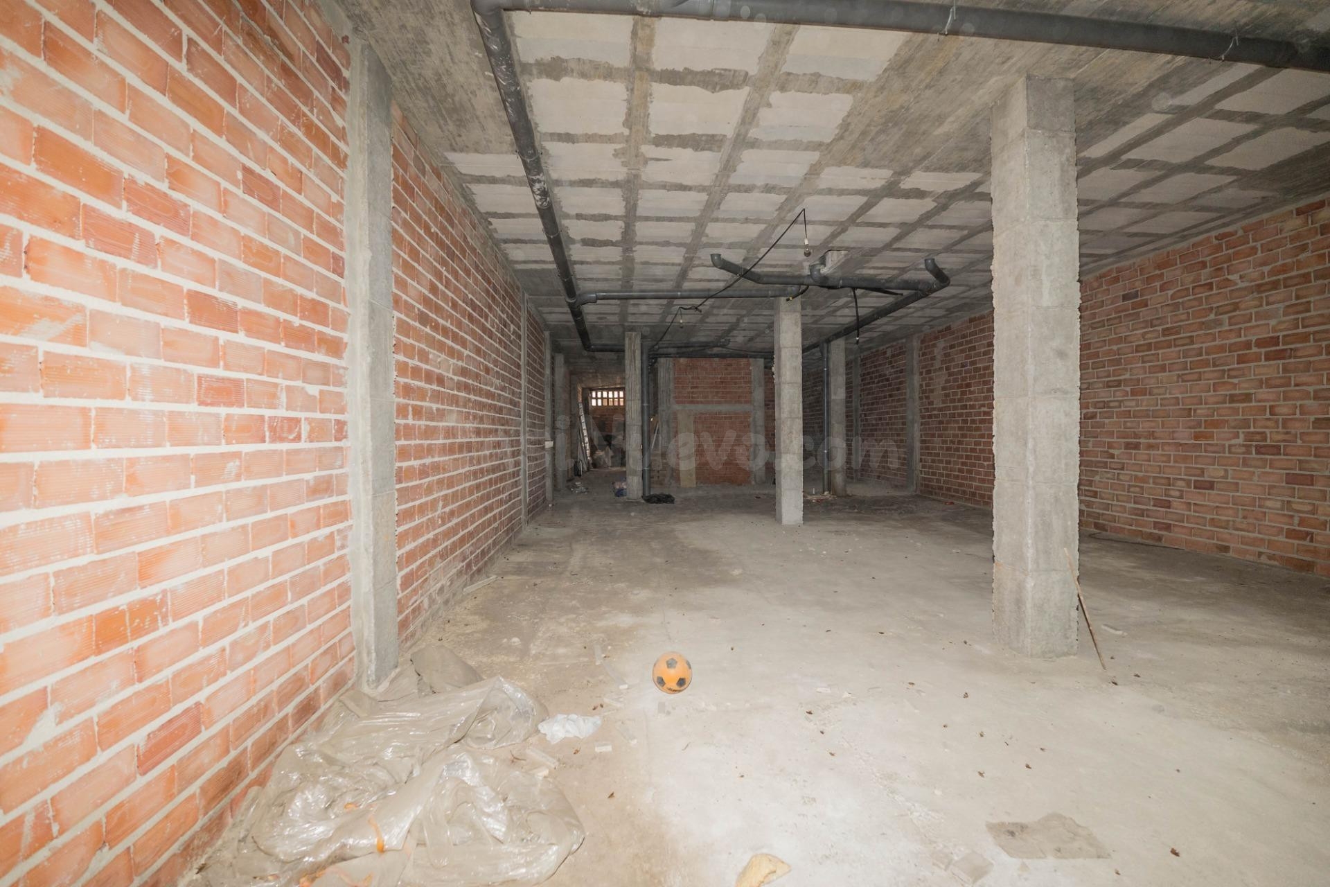 Amplio Local Comercial en el Corazón de Fuengirola - foto 4