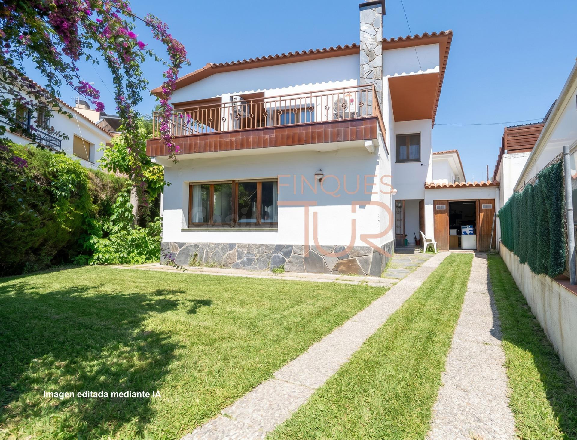 CASA con JARDIN y amplitud Premia de Dalt – Zona La Floresta